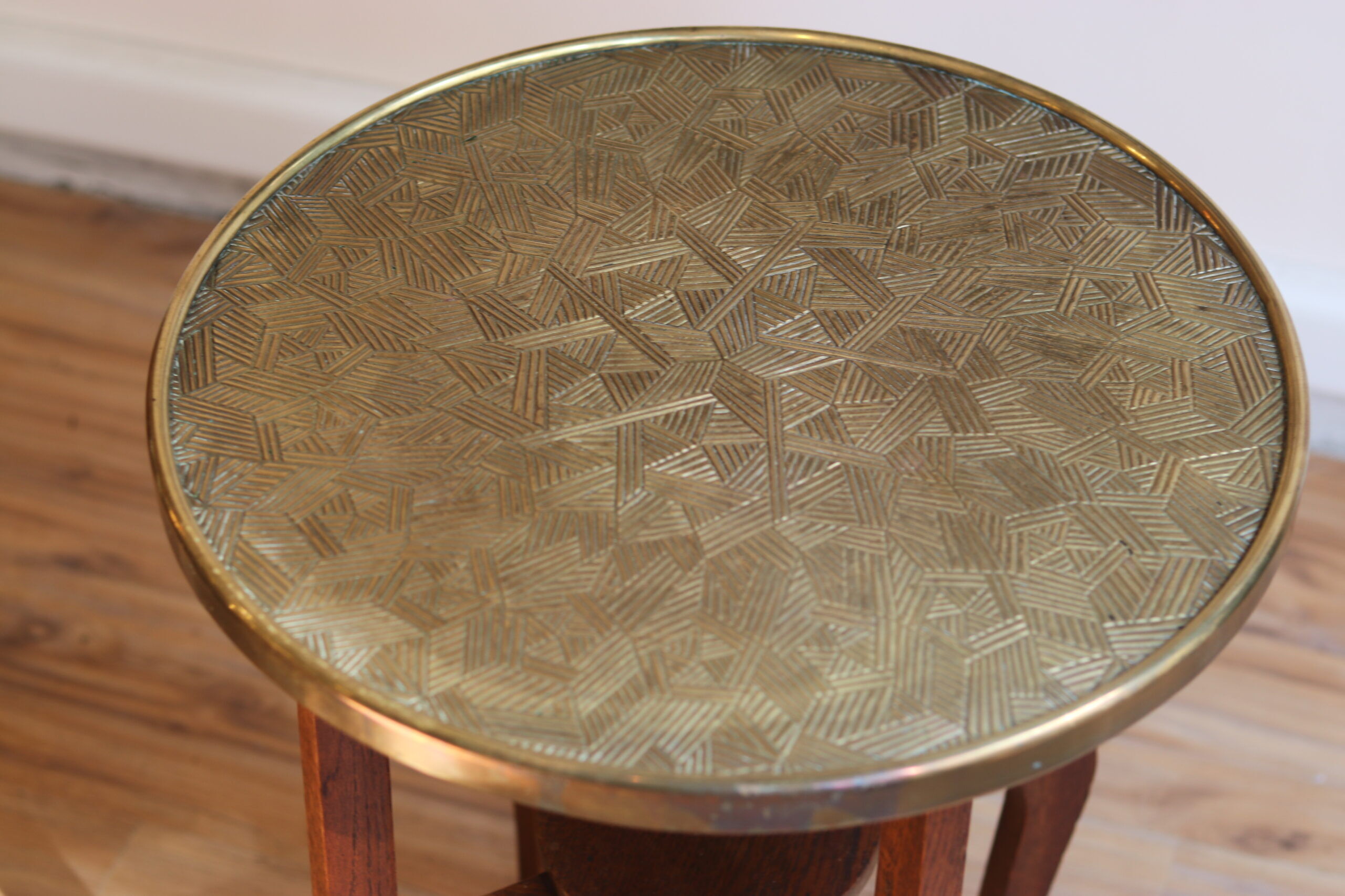 Elegant Art Deco side table from the 1940s.