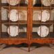 Vitrine en acajou et ronce de noyer avec éclairage, XIXème siècle