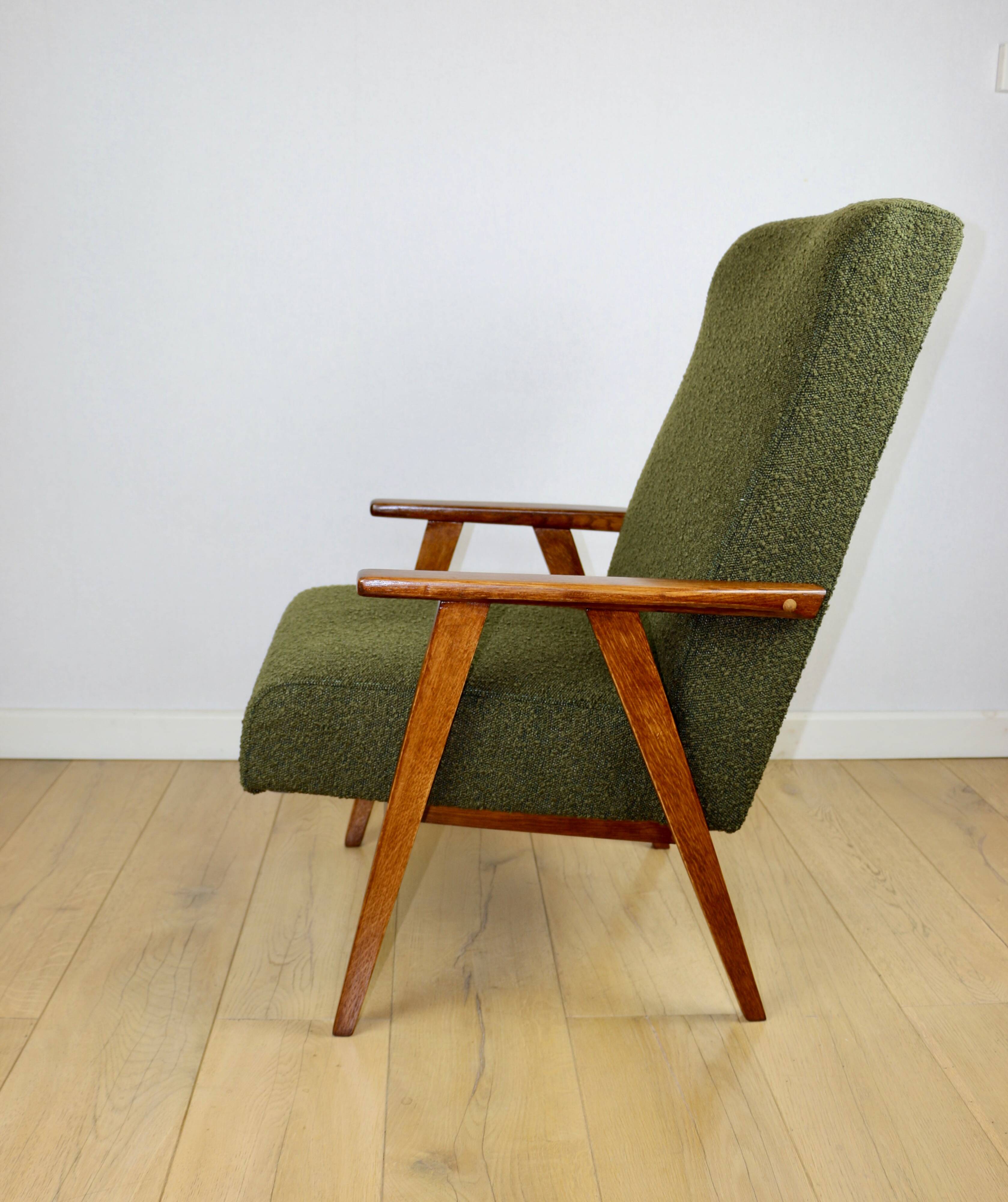 Fauteuil design vintage loft vert olive bouclé haut