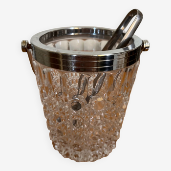Ice bucket with its pliers