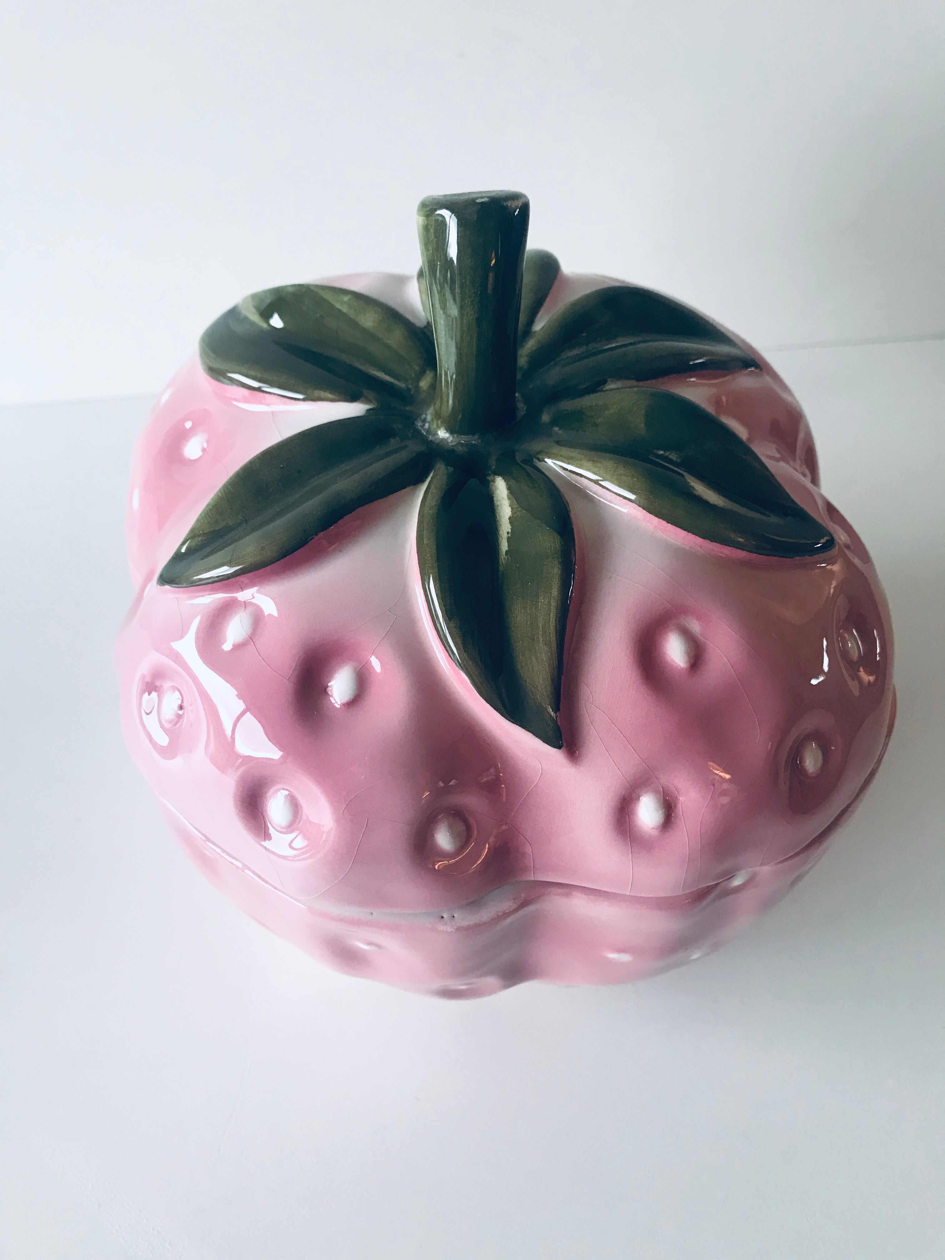 Strawberry pot in Italian dabbling
