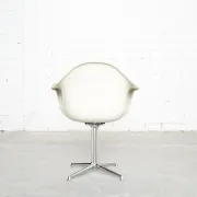 Pair dal la fonda fiberglas chair by charles & ray eames for vitra