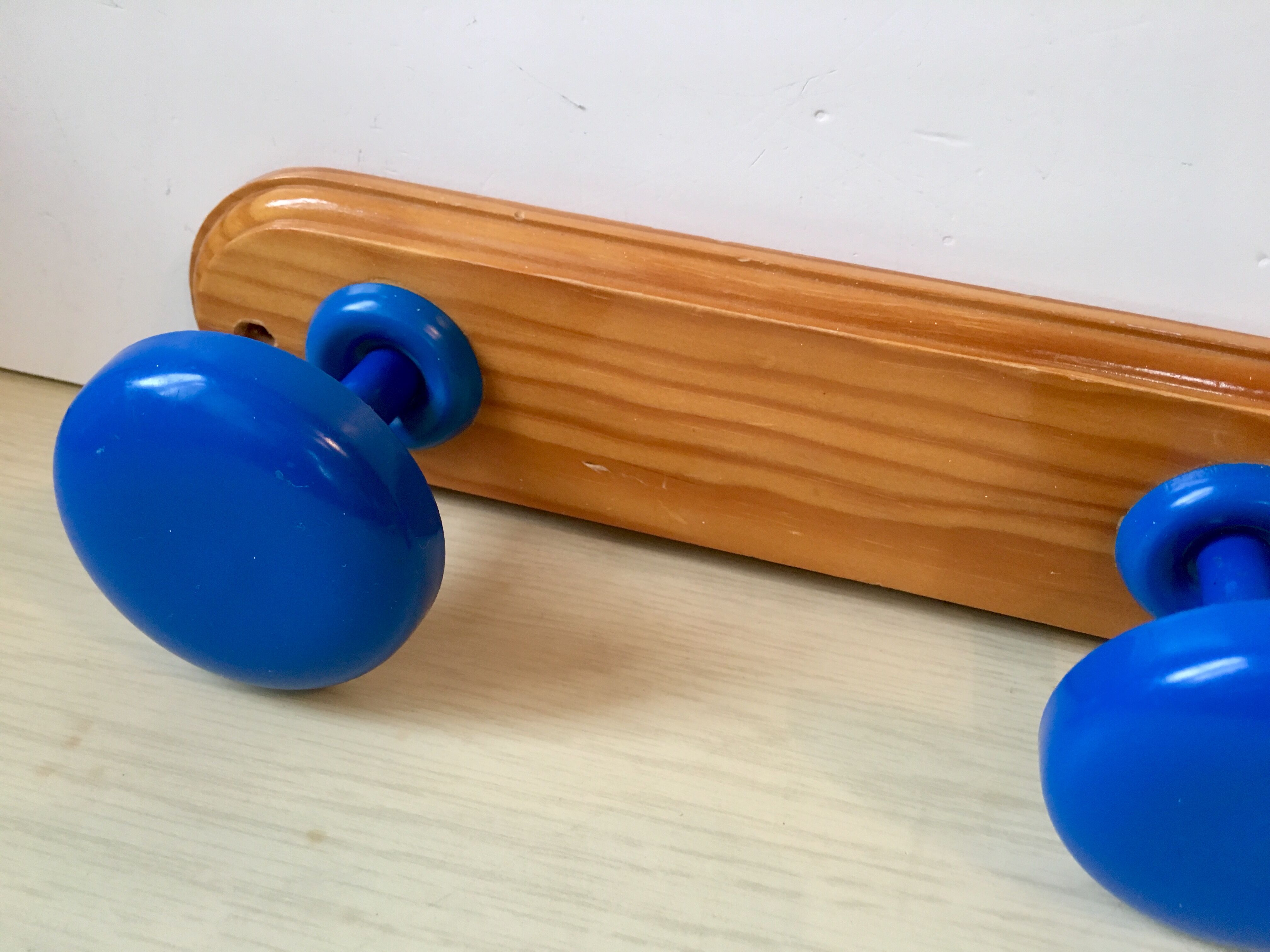Portemanteau vintage bois et acier années 80