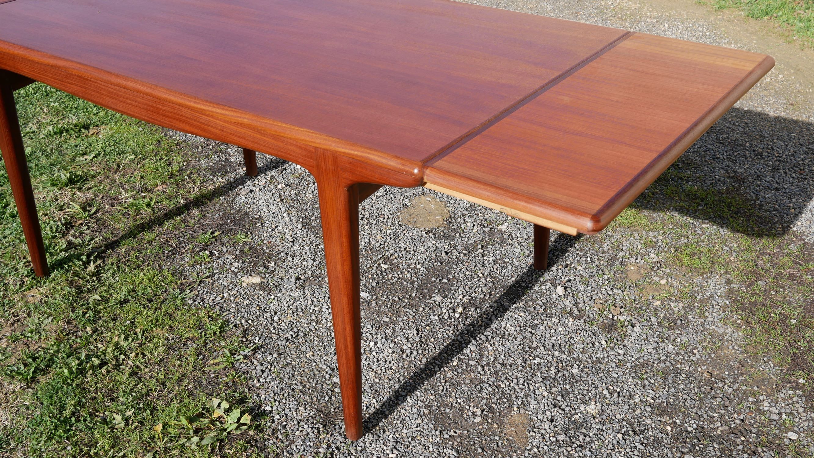 Table de repas scandinave en teck