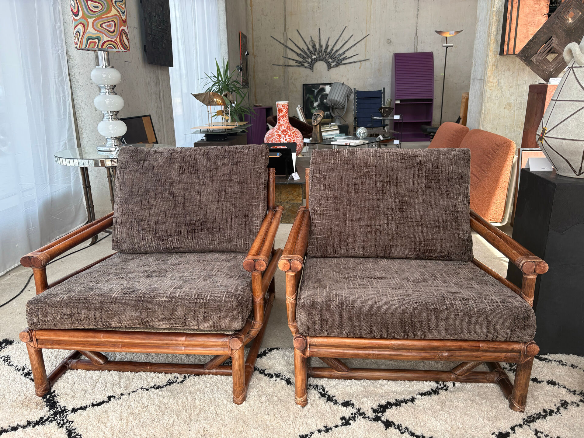 Fauteuils et table Mc Guire (ensemble de 3)