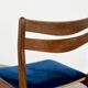 4 chaises en teck et velours bleu marine, milieu XXème