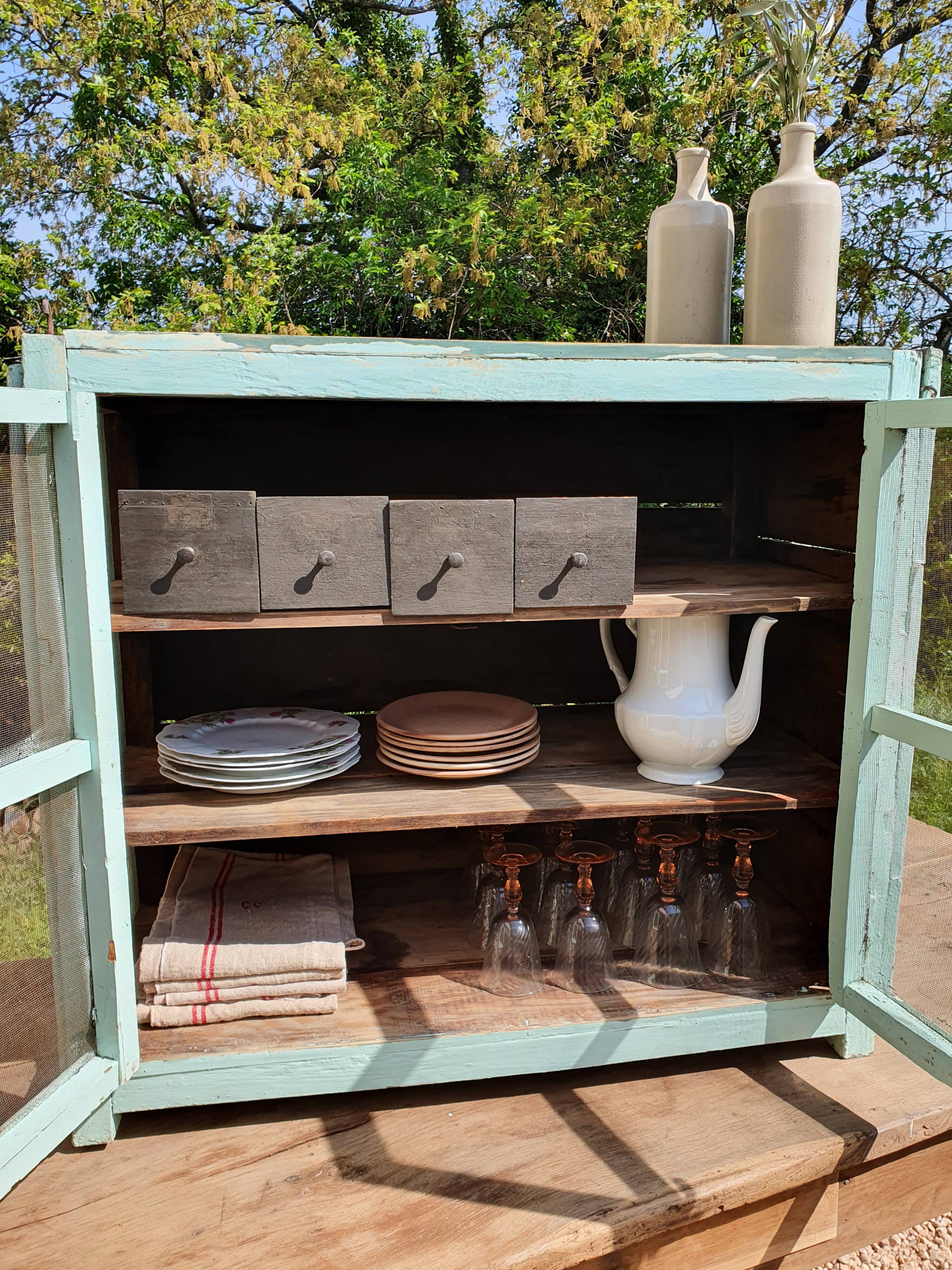 Meuble garde-manger