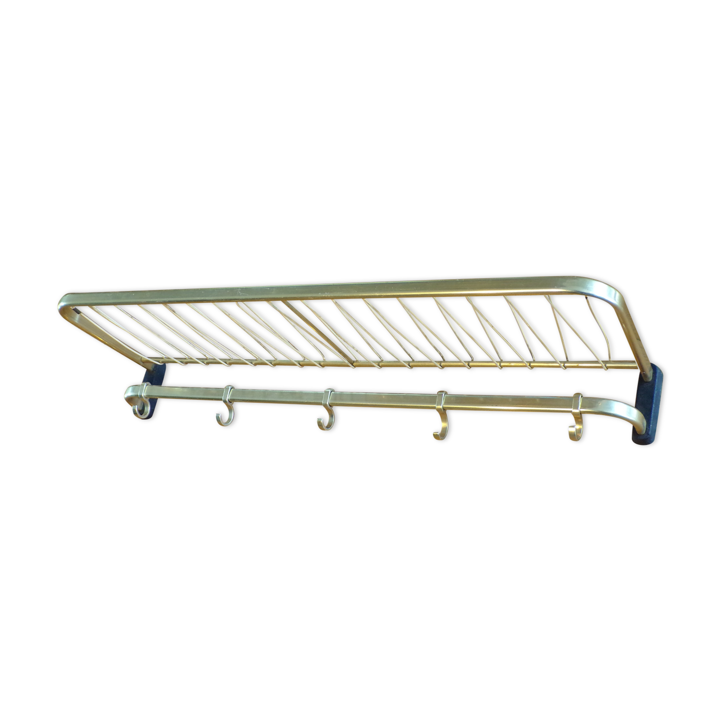 Coat rack like train luggage rack