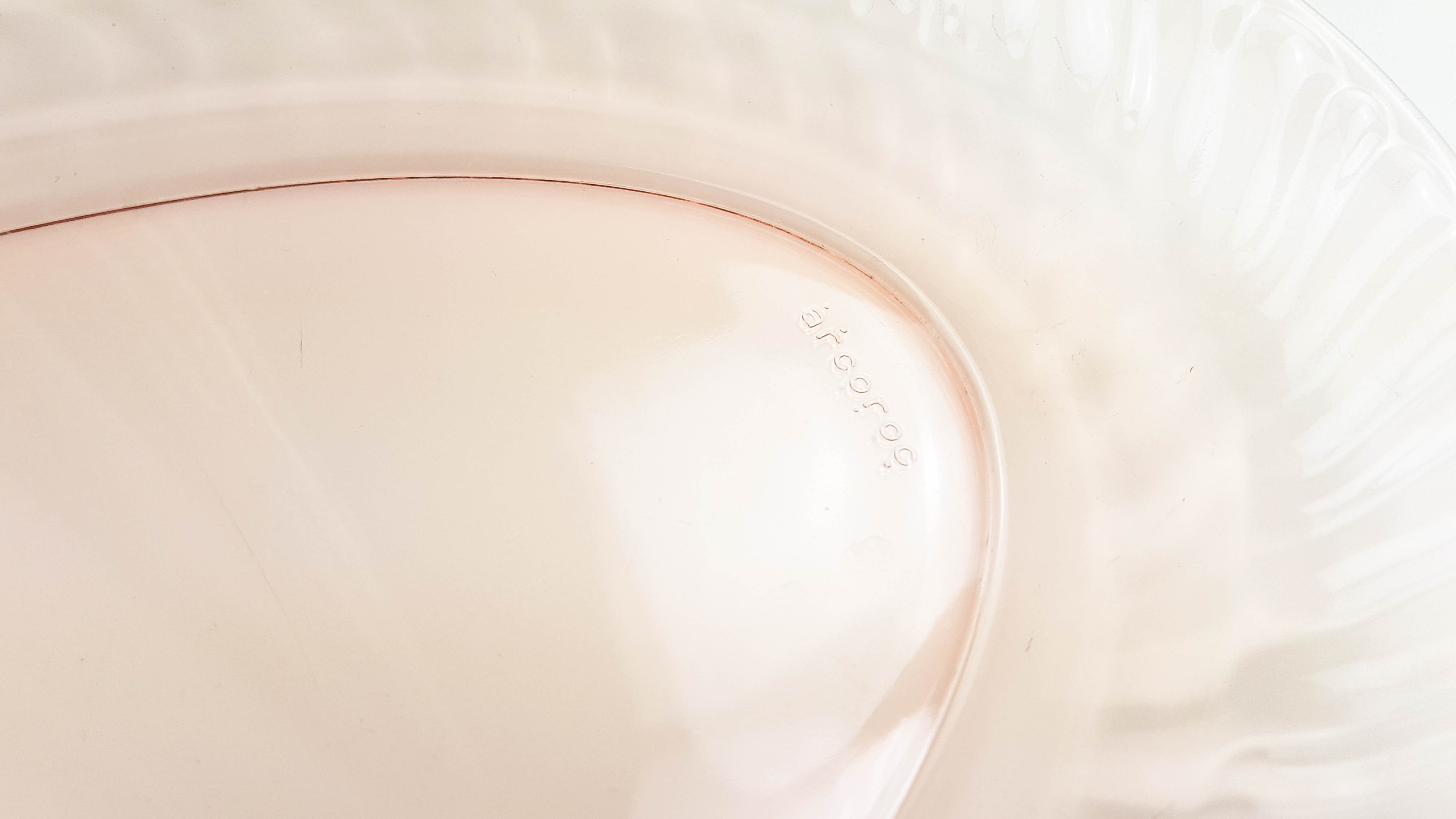 Oval dish in pink depression glass "Rosaline" Arcoroc by Luminarc