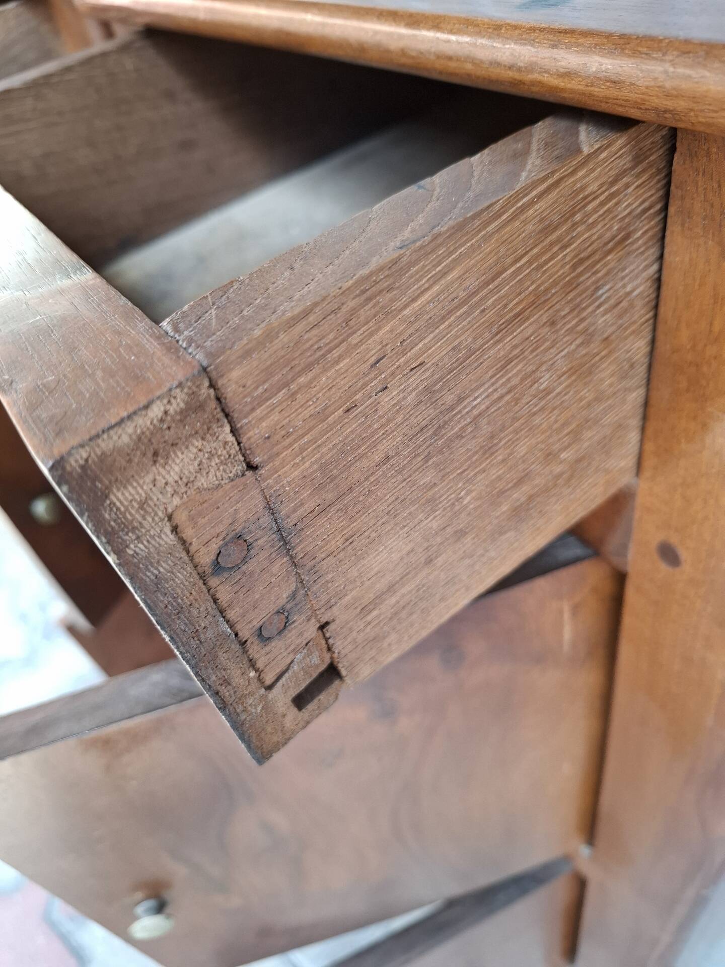 Pair of bedside commodes in walnut. Italy circa 1700s