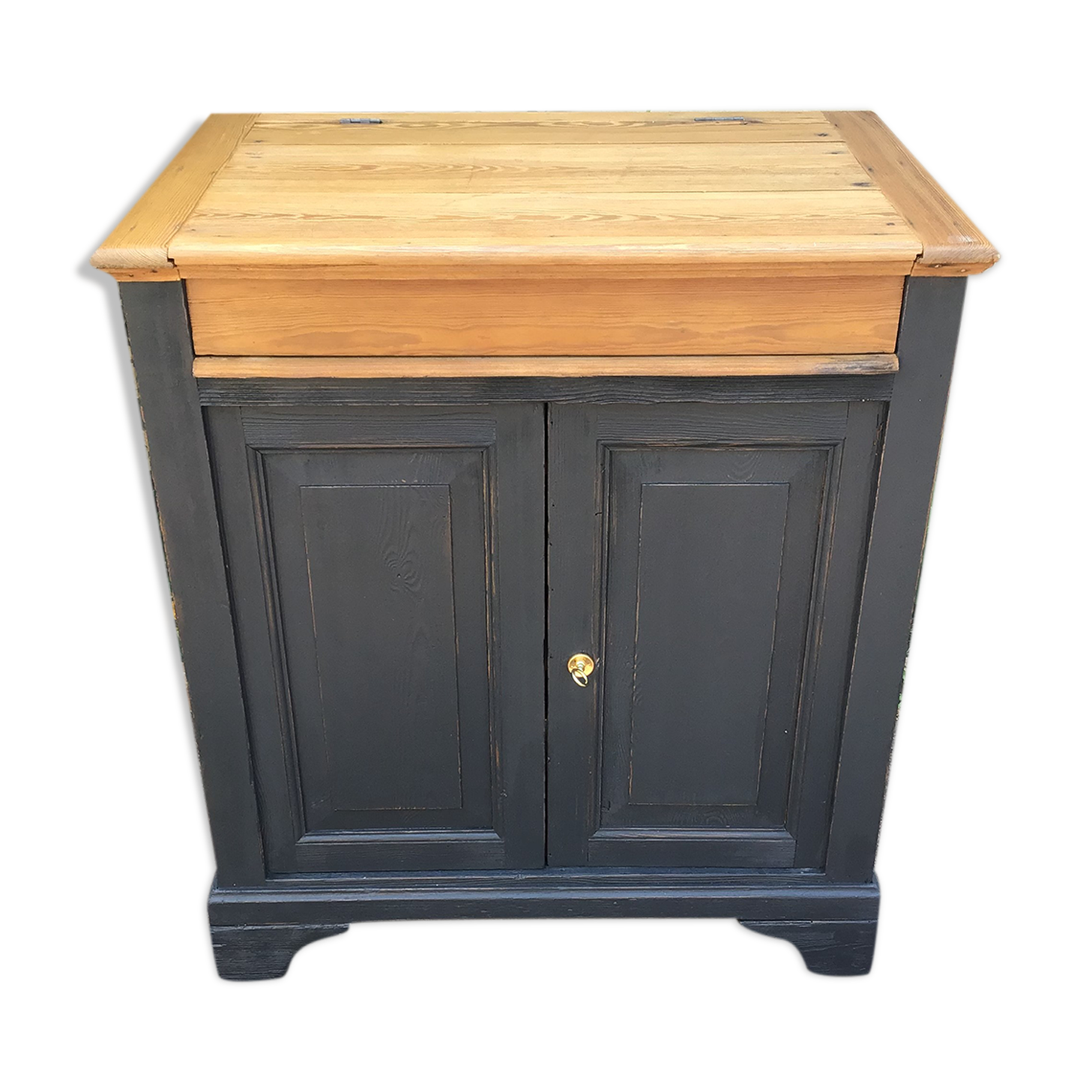Toilet furniture