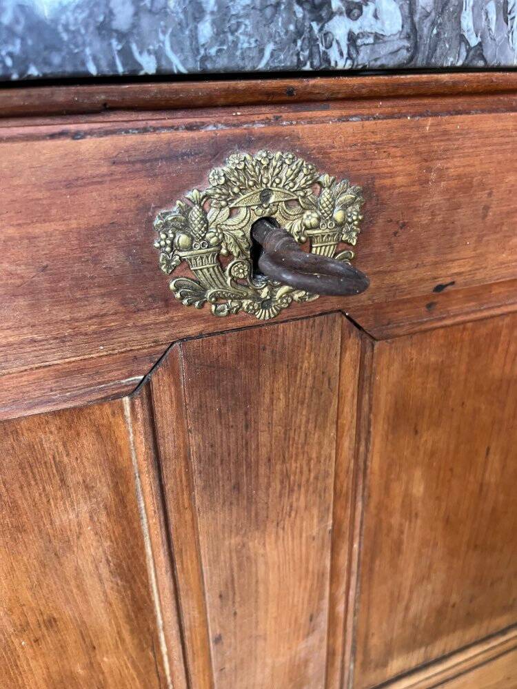 Secretary in walnut, late 19th century to early 20th century.