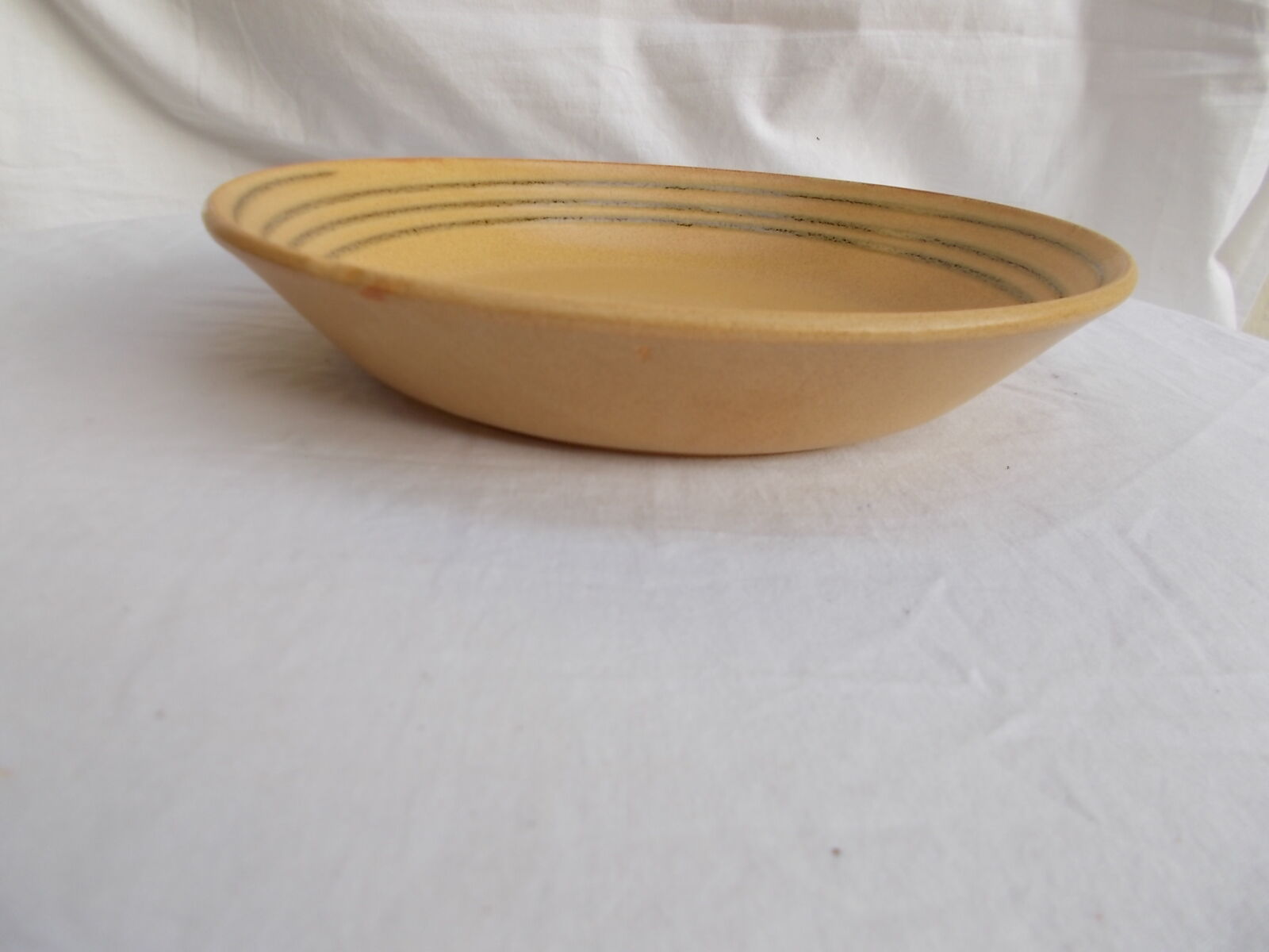 Hollow dish diam 28.5