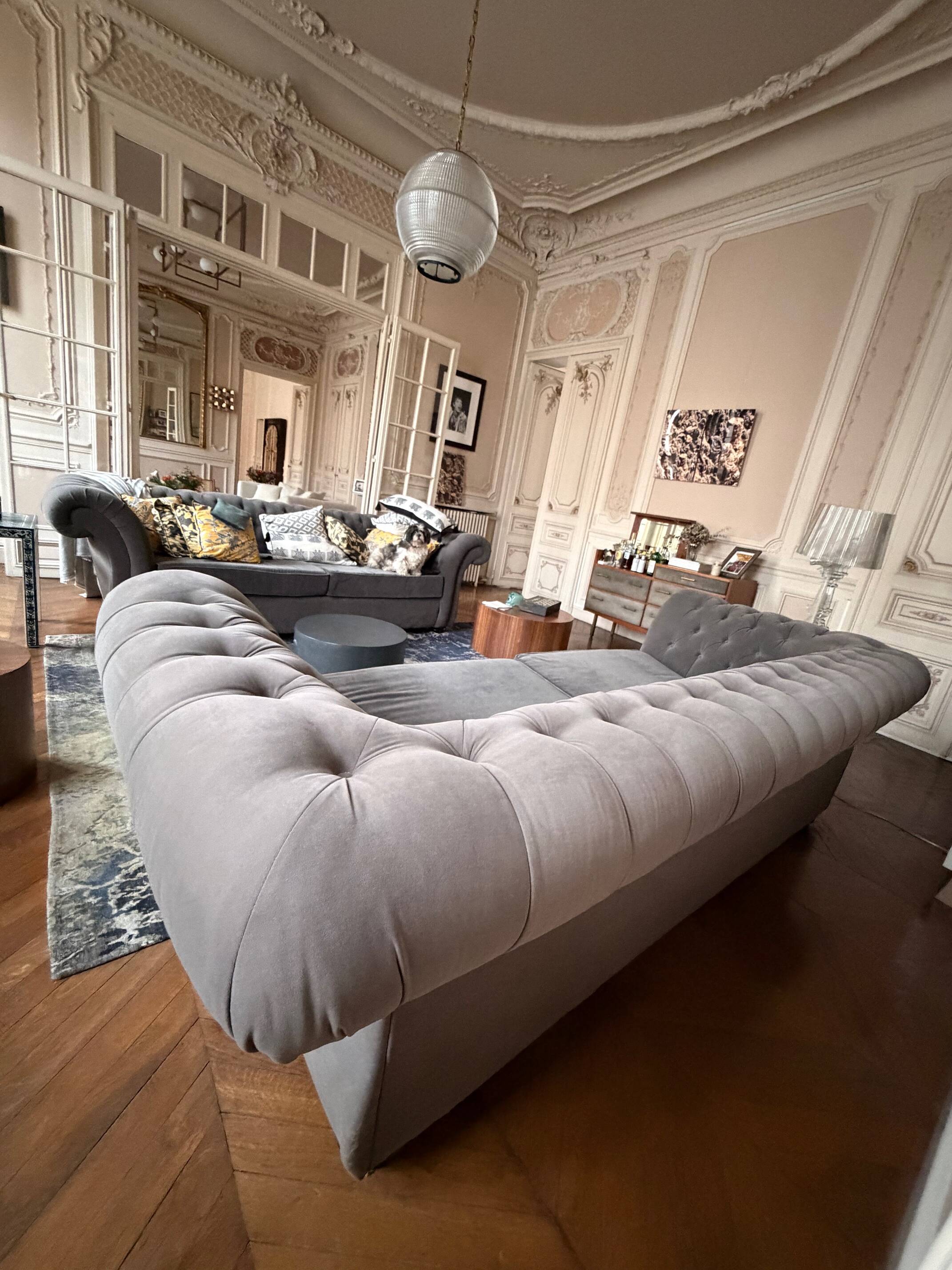 Paire de canapés Chesterfield