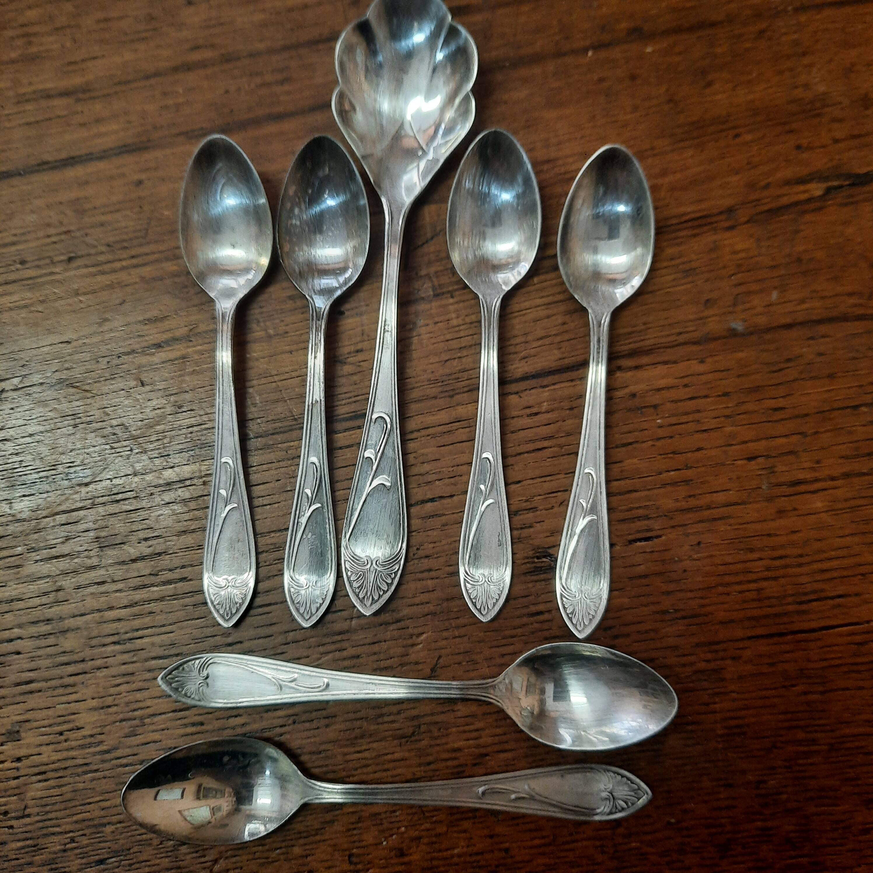 Set of desert spoons
