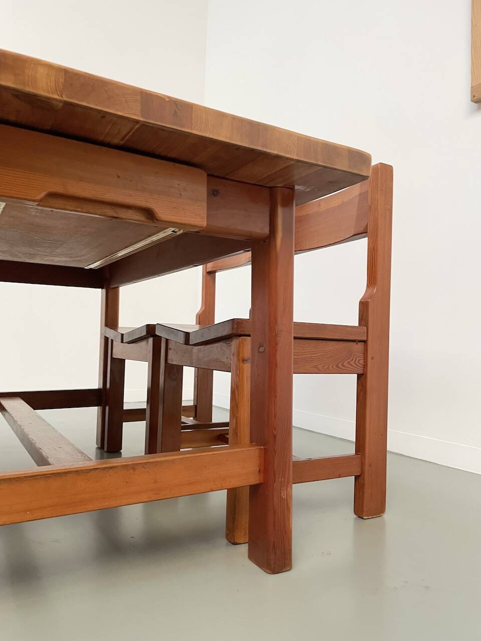 Set of table and 4 chairs, 60s mountain furniture