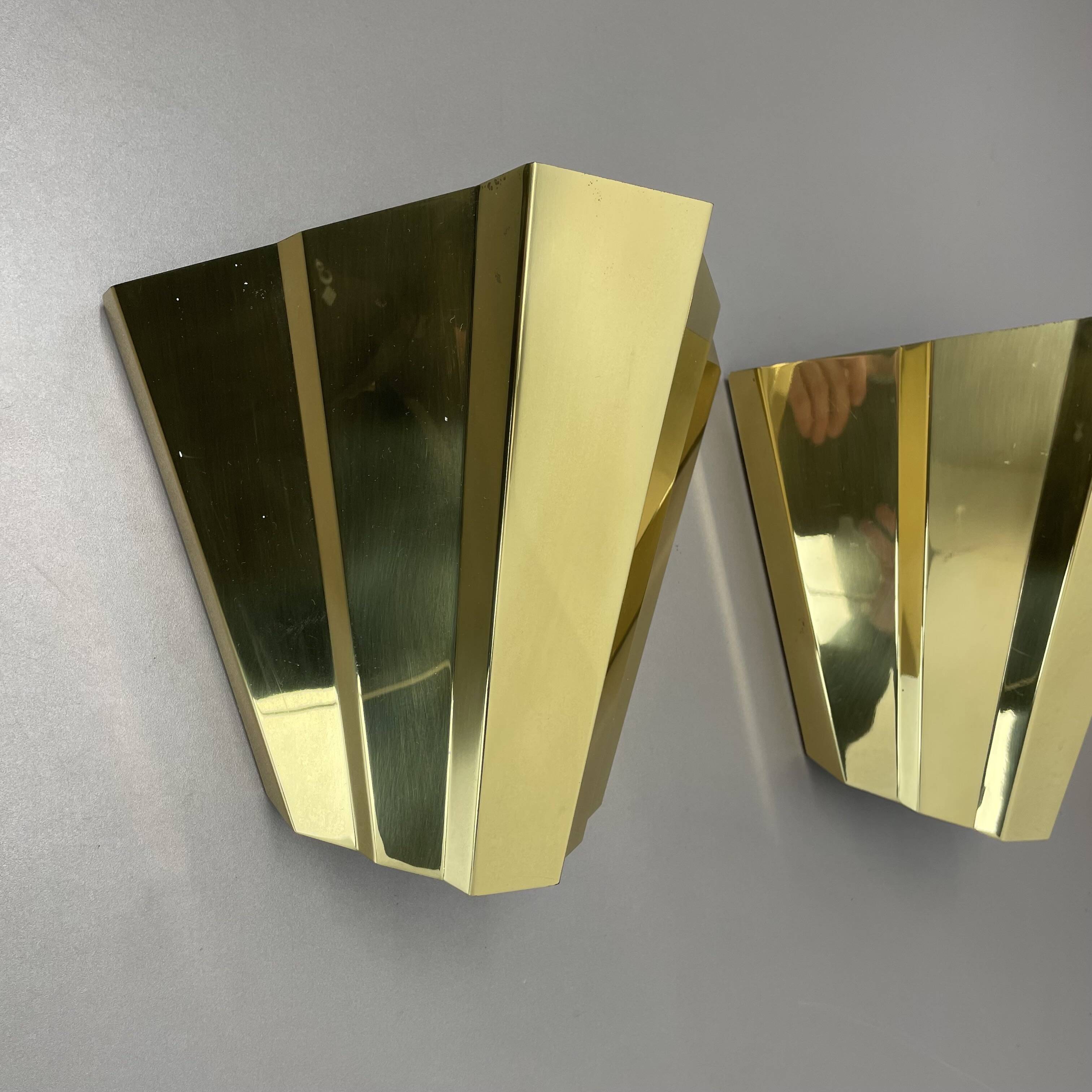 Rare set of 2 cubic solid brass wall light sconces by egoluce, italy 1980s