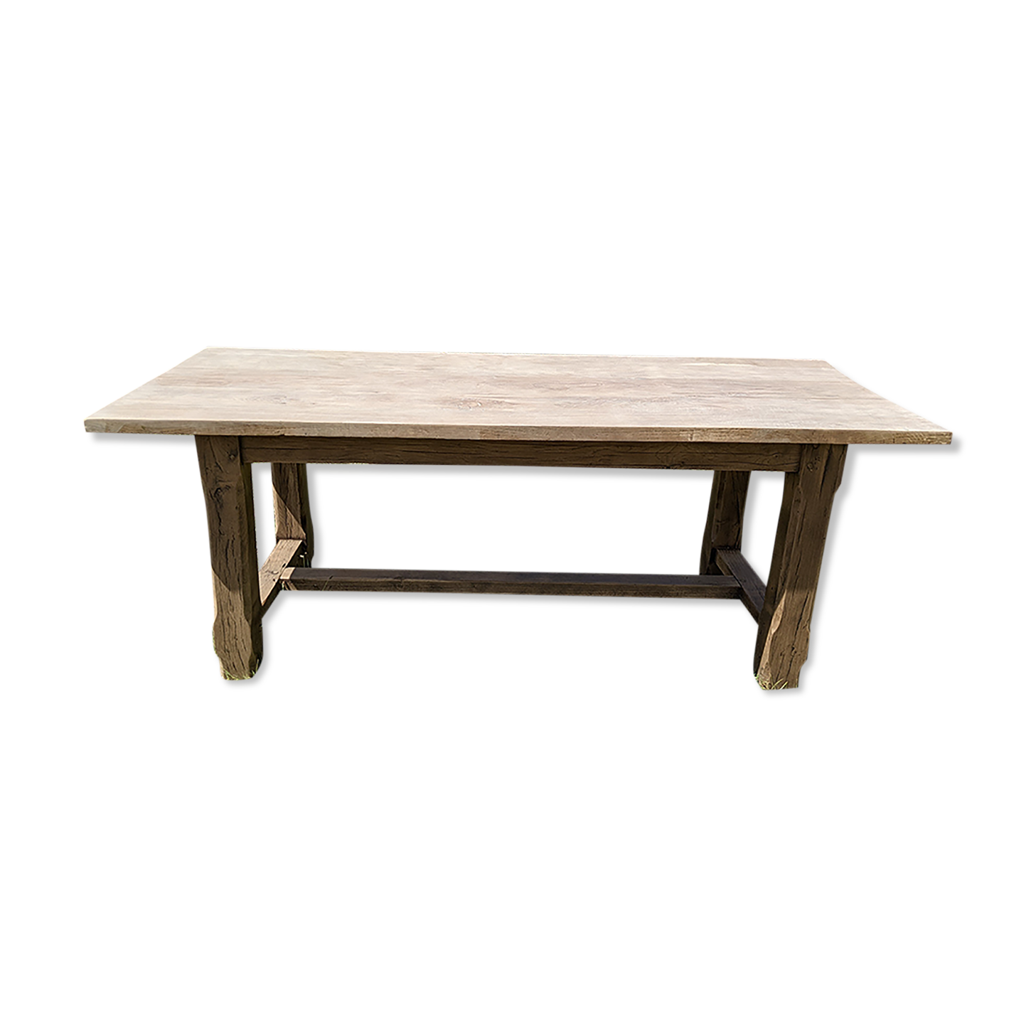 Old table in solid chene