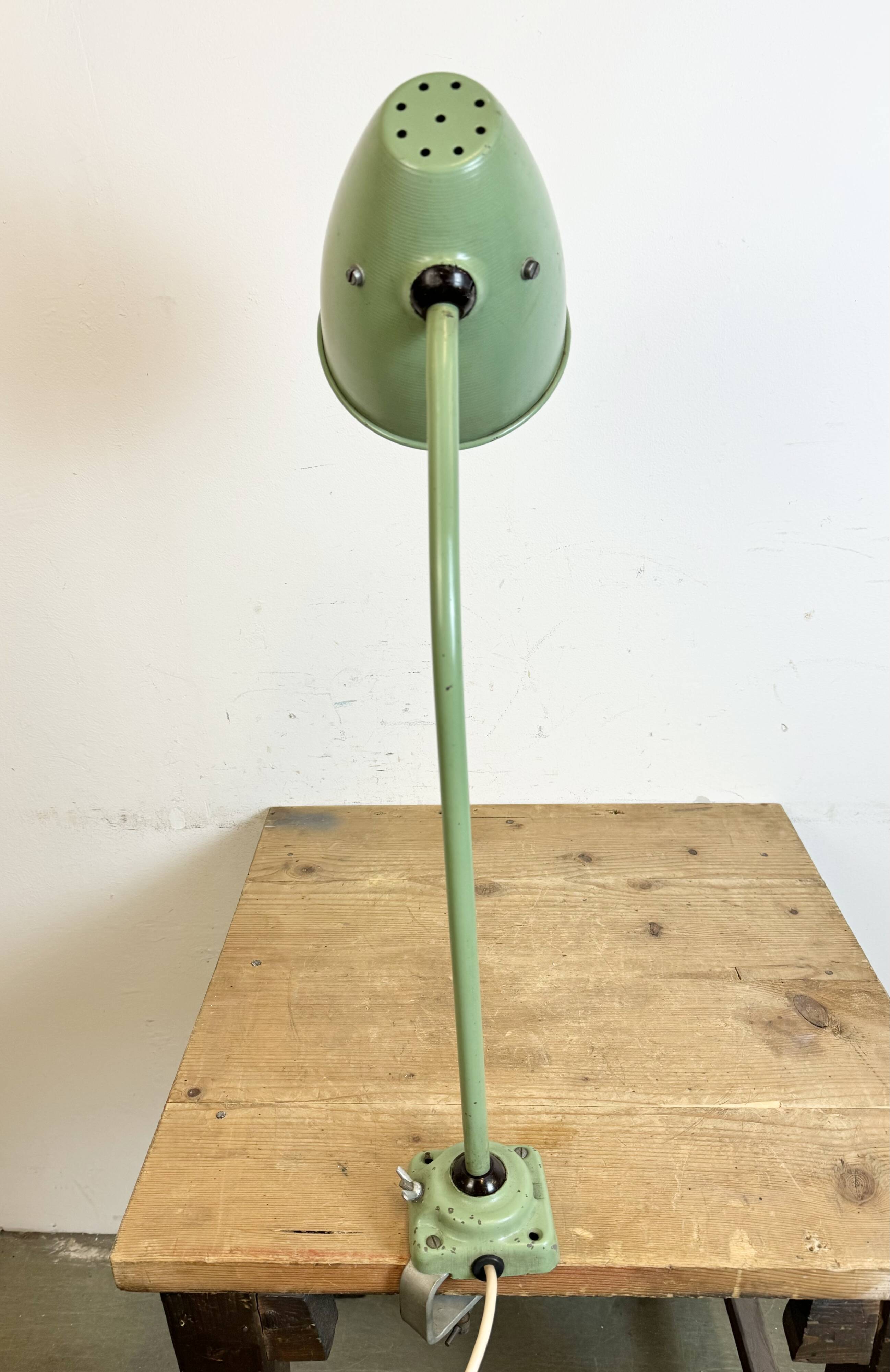 Lampe de table d'atelier industriel vert, 1960s