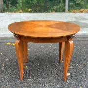 Vintage round coffee table Art Deco style — Light wood & saber legs 1940