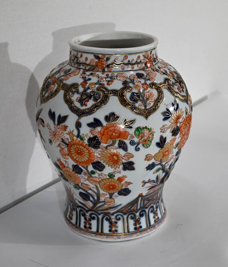Vase with Imari decoration, signed H. Gibot - 1943