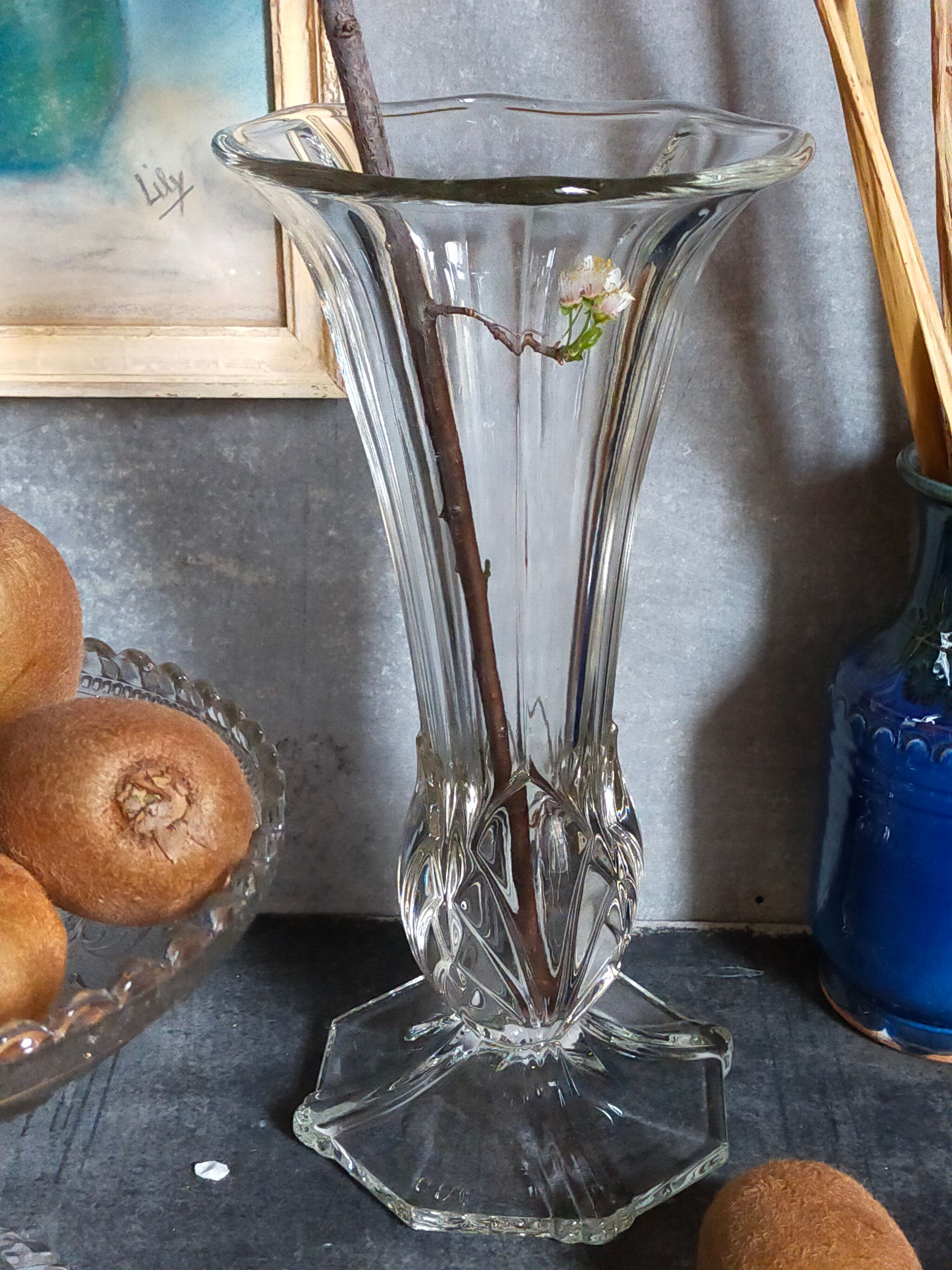 Art-Deco high foot vase in molded crystal early twentieth century