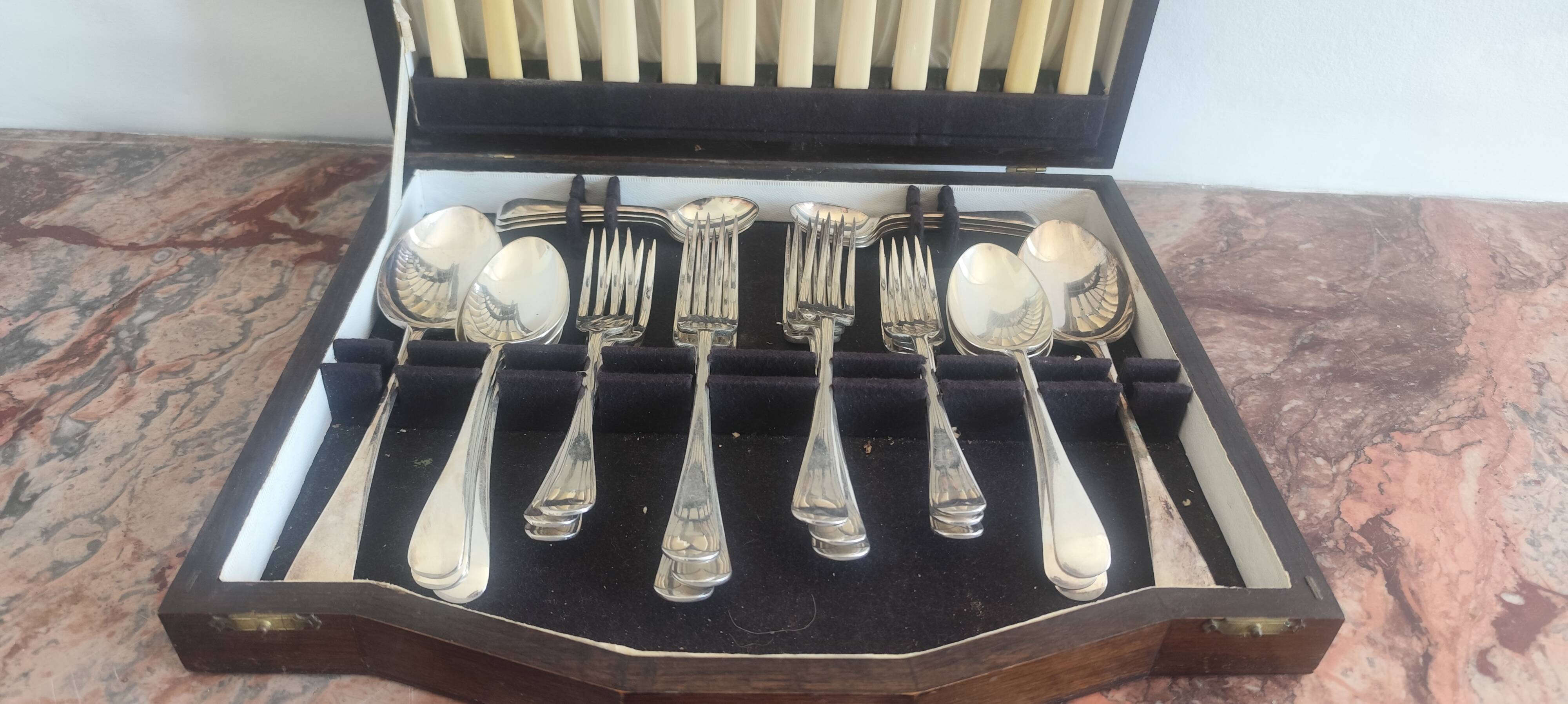 Corona Sheffield Stainless Steel Cutlery Set, 38 Pieces, Cream Bone-Effect