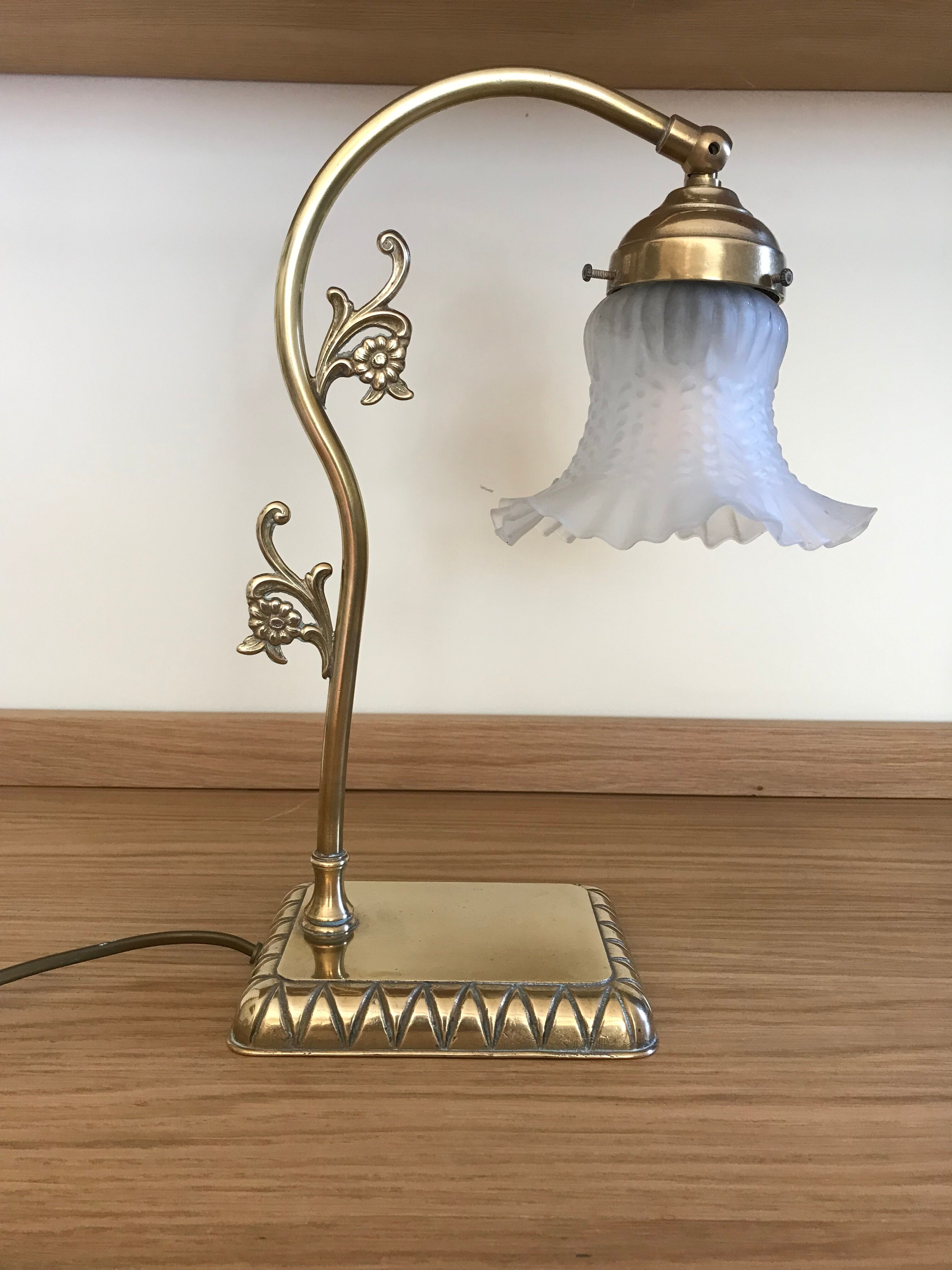 Lamp art nouveau lampshade tulip white