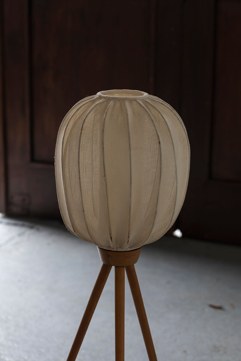 Tripod cocoon floor lamp in wood and lace, Danish design, 1960
