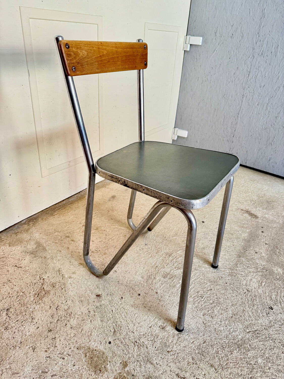 4 Modernist chairs from the 1930s