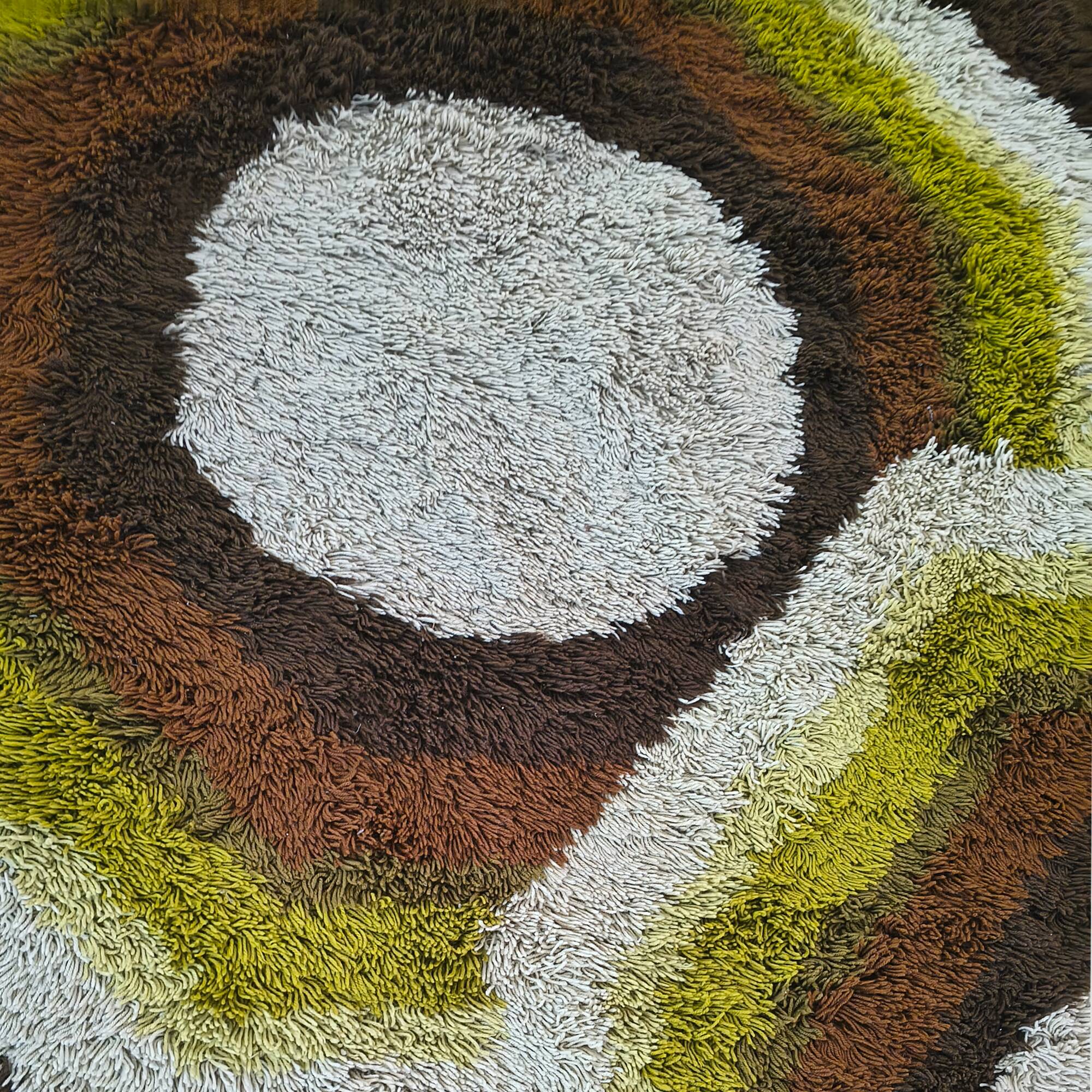 1970s Gorgeous Space Age Luxury Rug by Desso with Original Label.