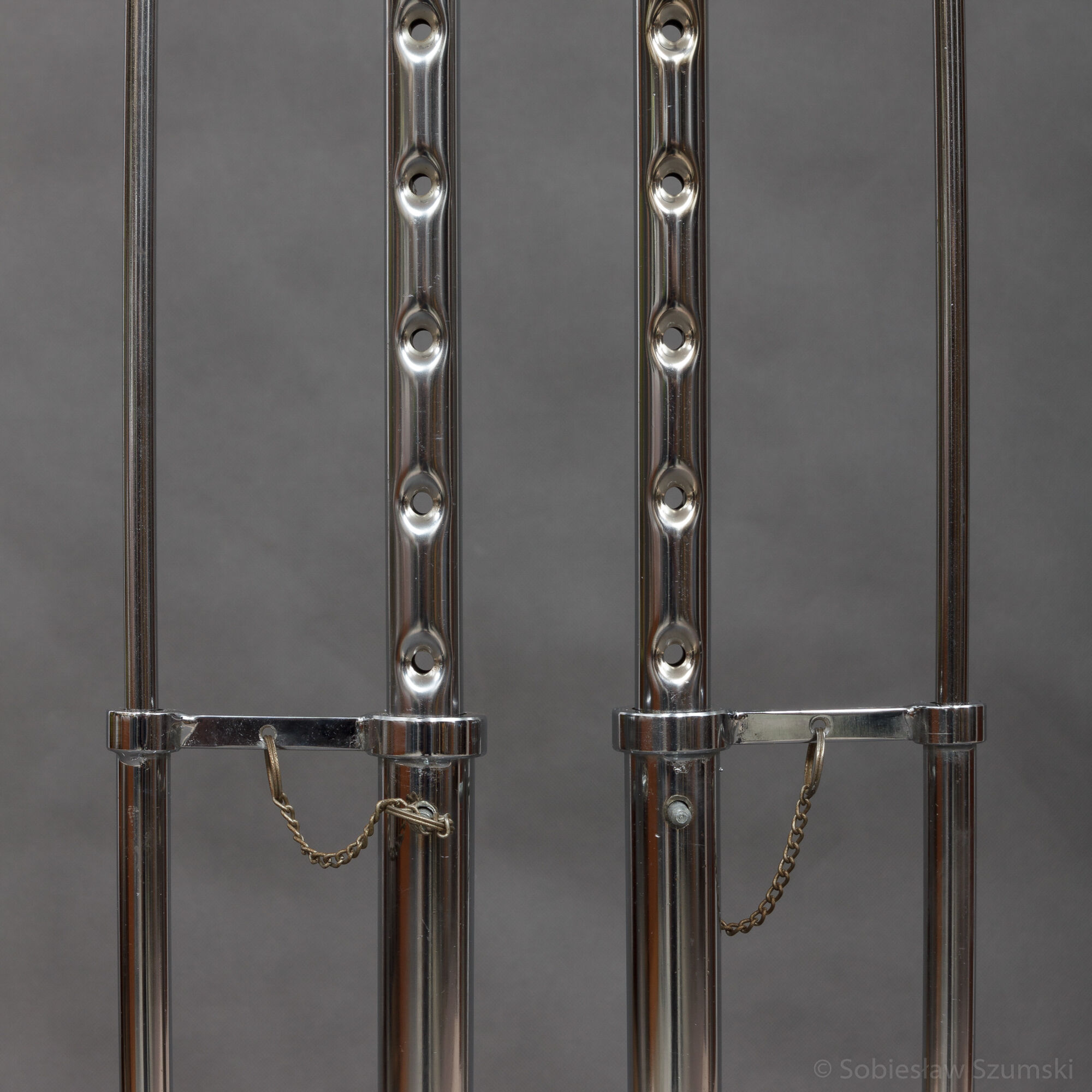 Set of 2 tabes Eileen Gray chrome model 1027