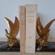 Pair of golden bird bookends on veined marble – Mid-Century vintage