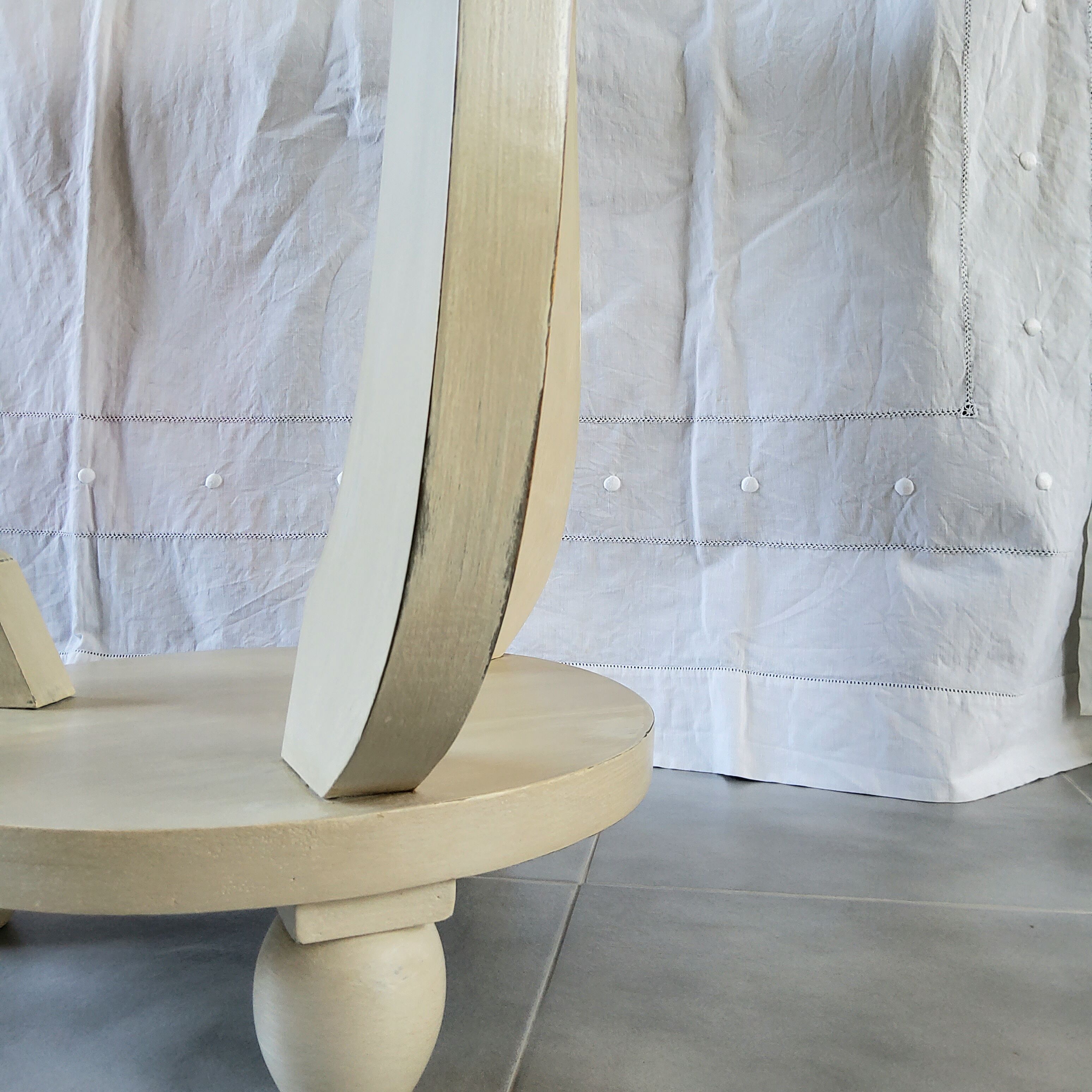 Patinated Art Deco pedestal table