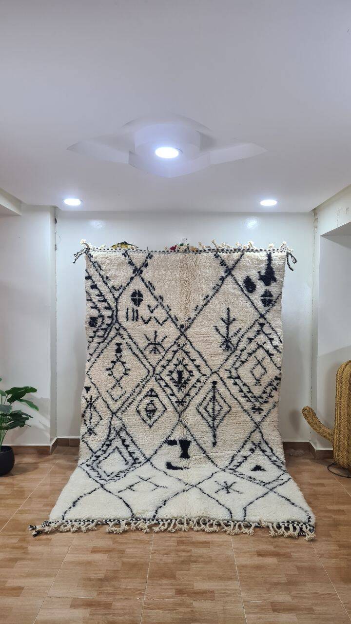 Authentic Moroccan Beni Ouarain Rug with Traditional Berber Symbols – Woven Wool Rug