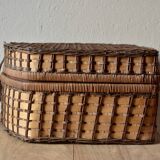 Vintage picnic basket - complete for 4 people