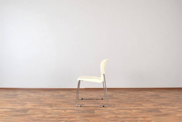 Chaise balançoire SM400K blanche par Gerd Lange pour Drabert, ensemble de 4, années 1980.