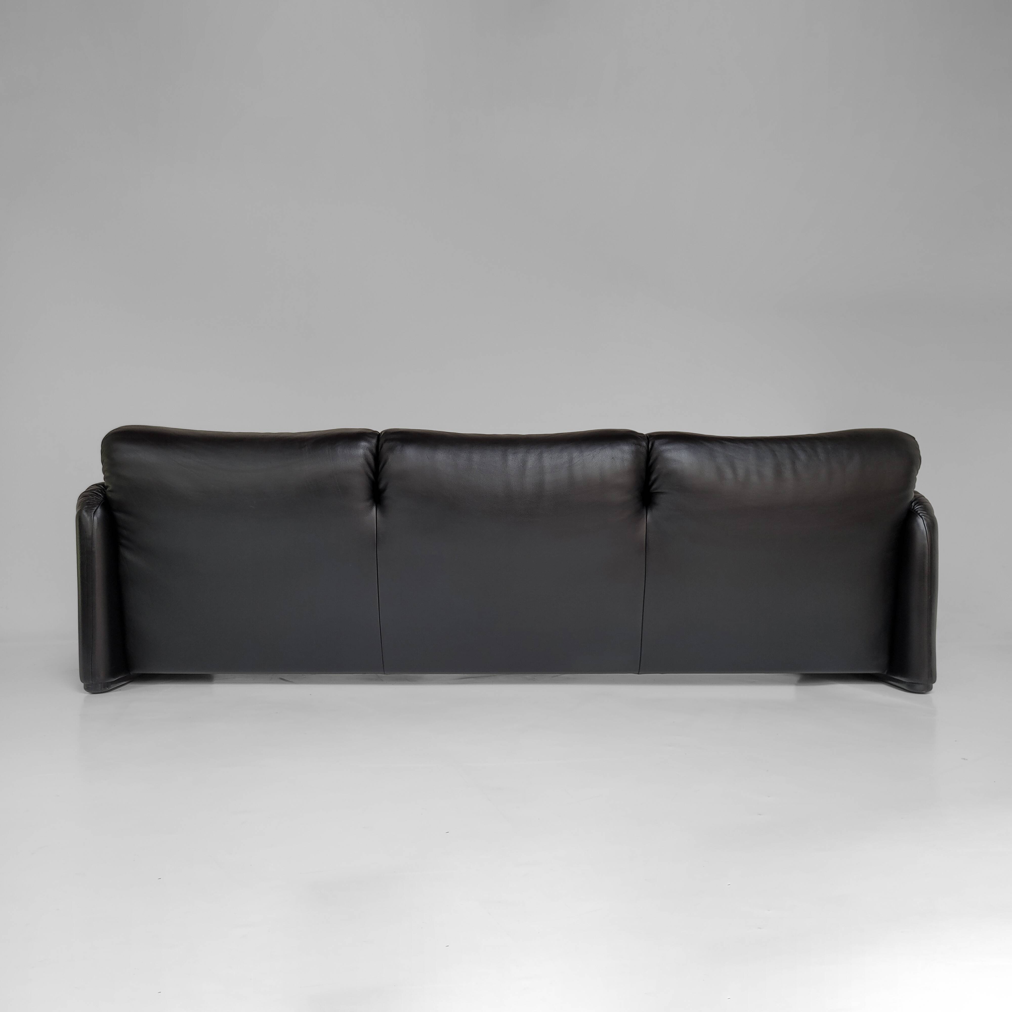 Maralunga sofa by Vico Magistretti for Cassina