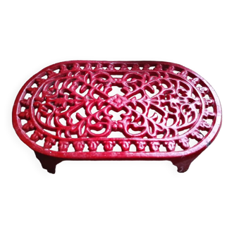 Cast iron trivet