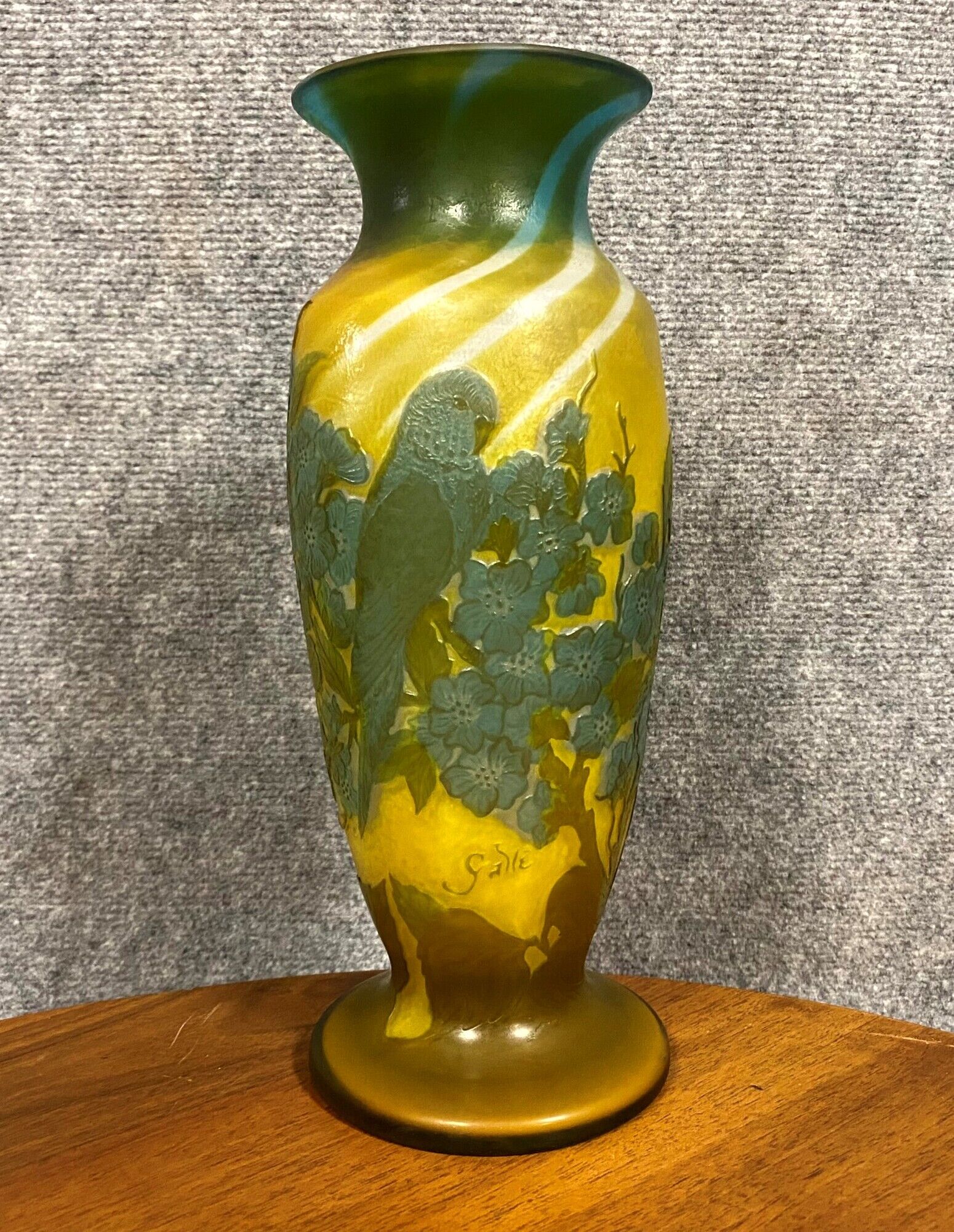 Vase in glass paste with trendy parakeets in a flowery universe signed Gallé