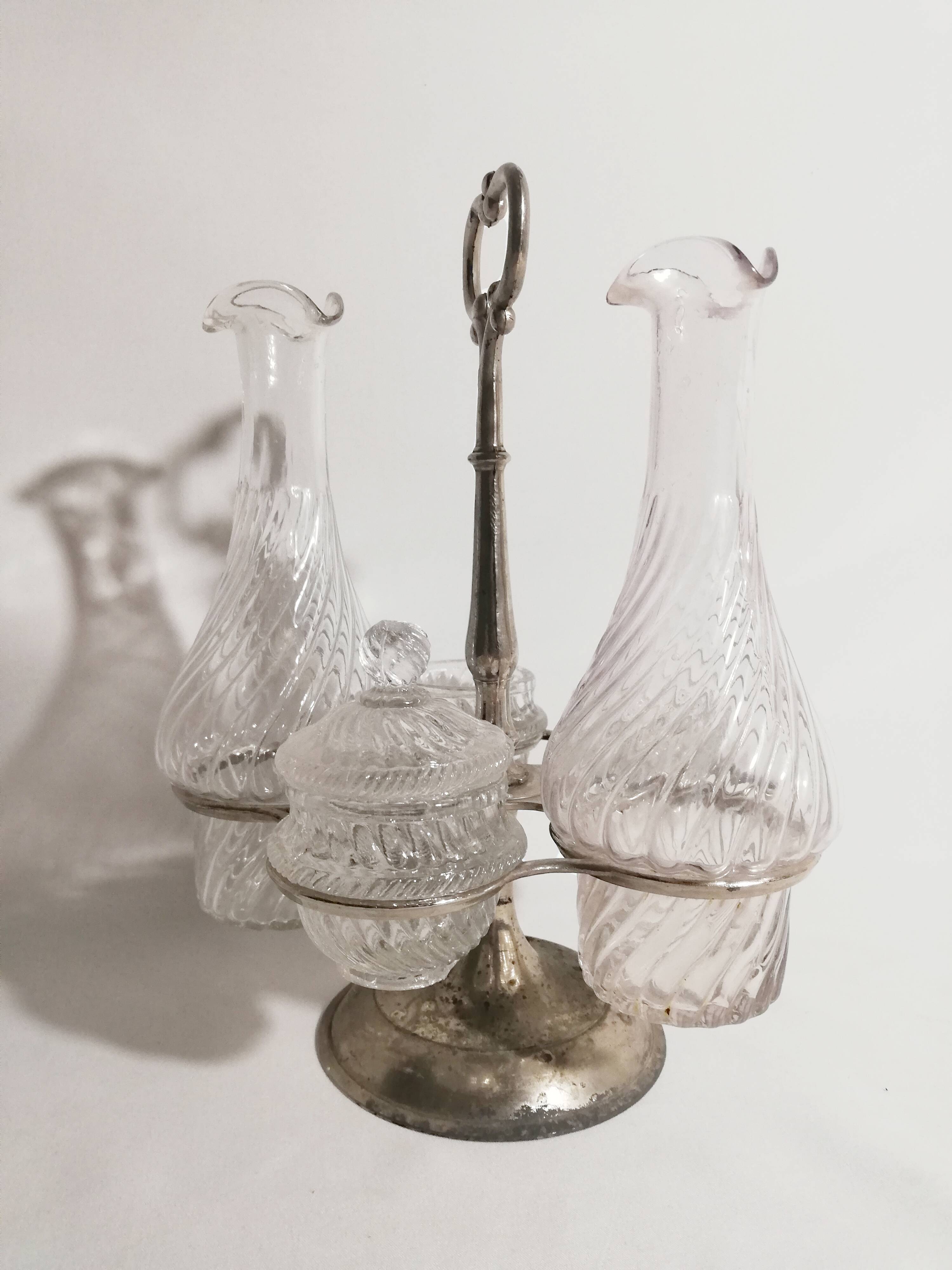 Art deco winemaking service