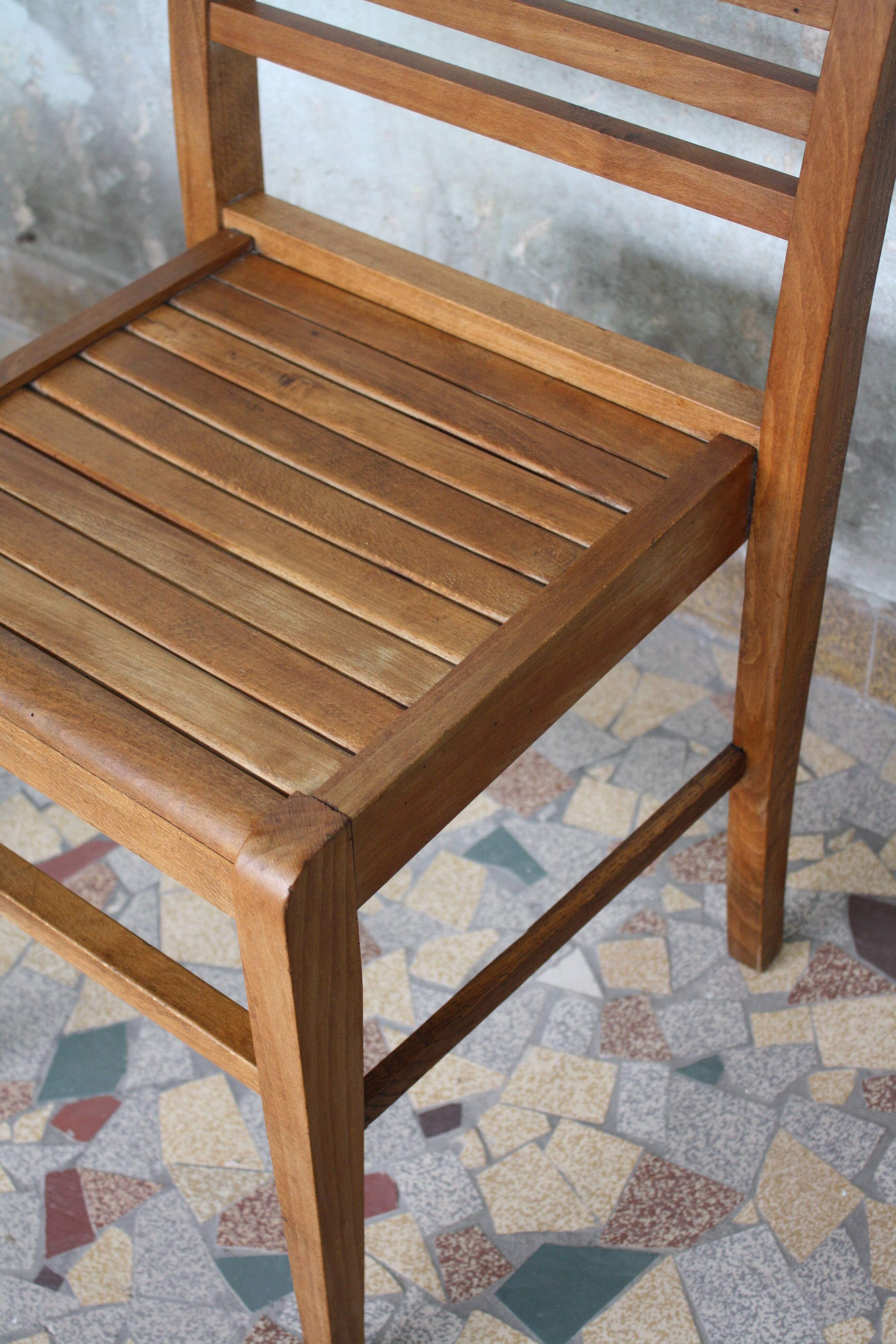 Paire de chaises en hêtre René Gabriel