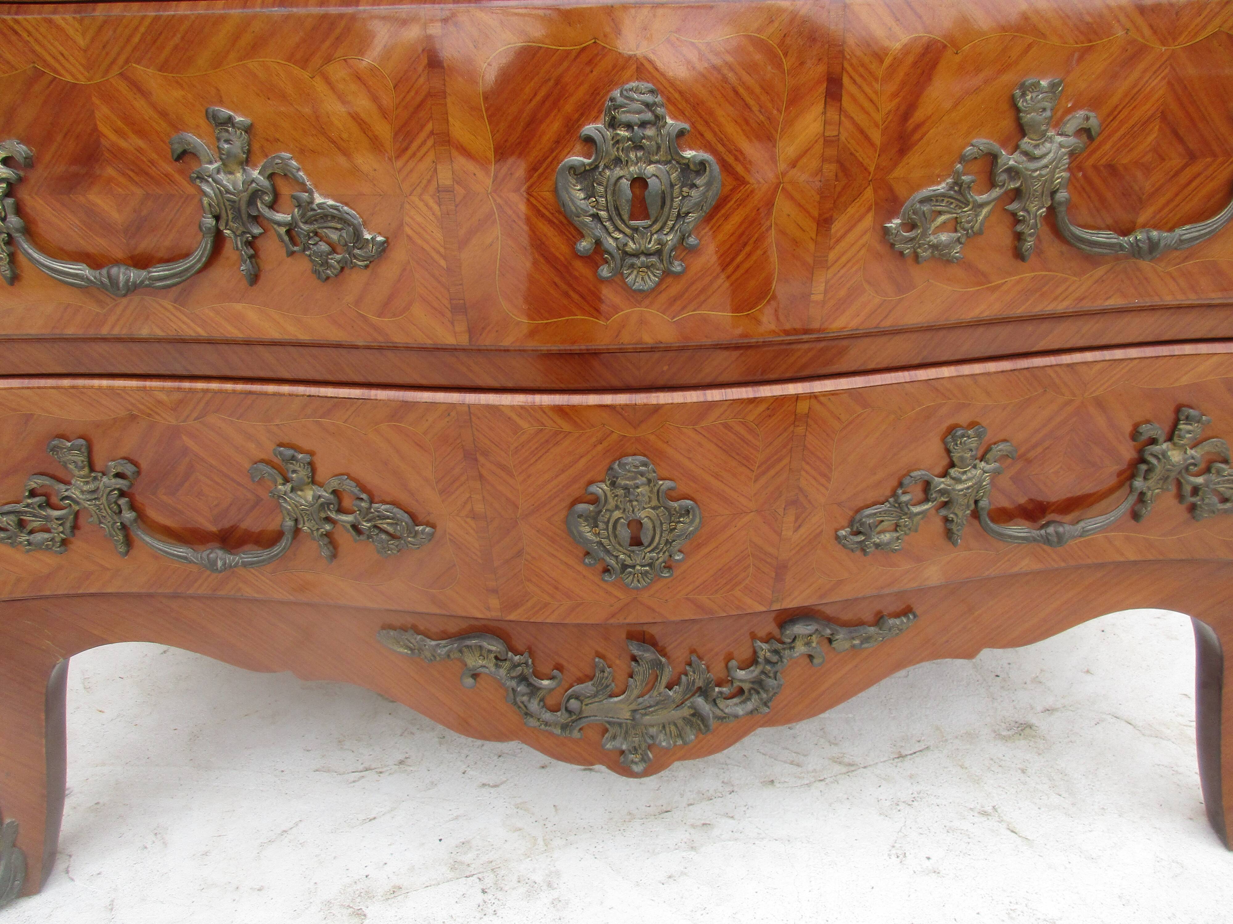 Dresser en marquetry style lLuis XV