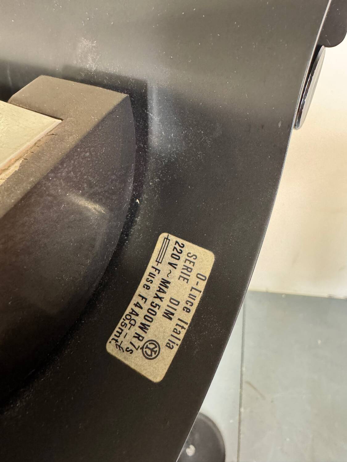 Italian Design Architonic Oluce DIM 333 floor lamp by Vico Magistretti