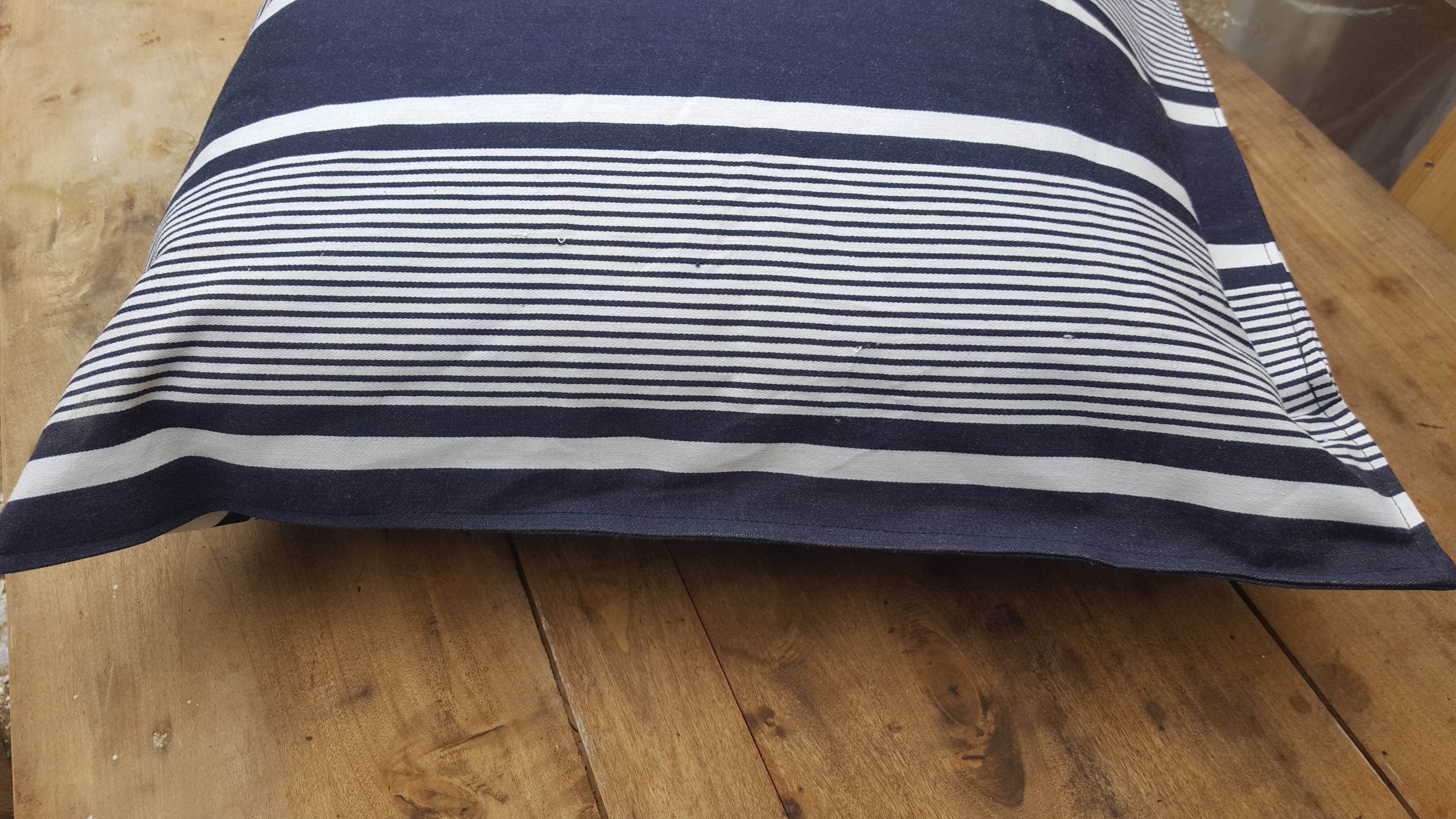 Coussin toile à matelas 50×50