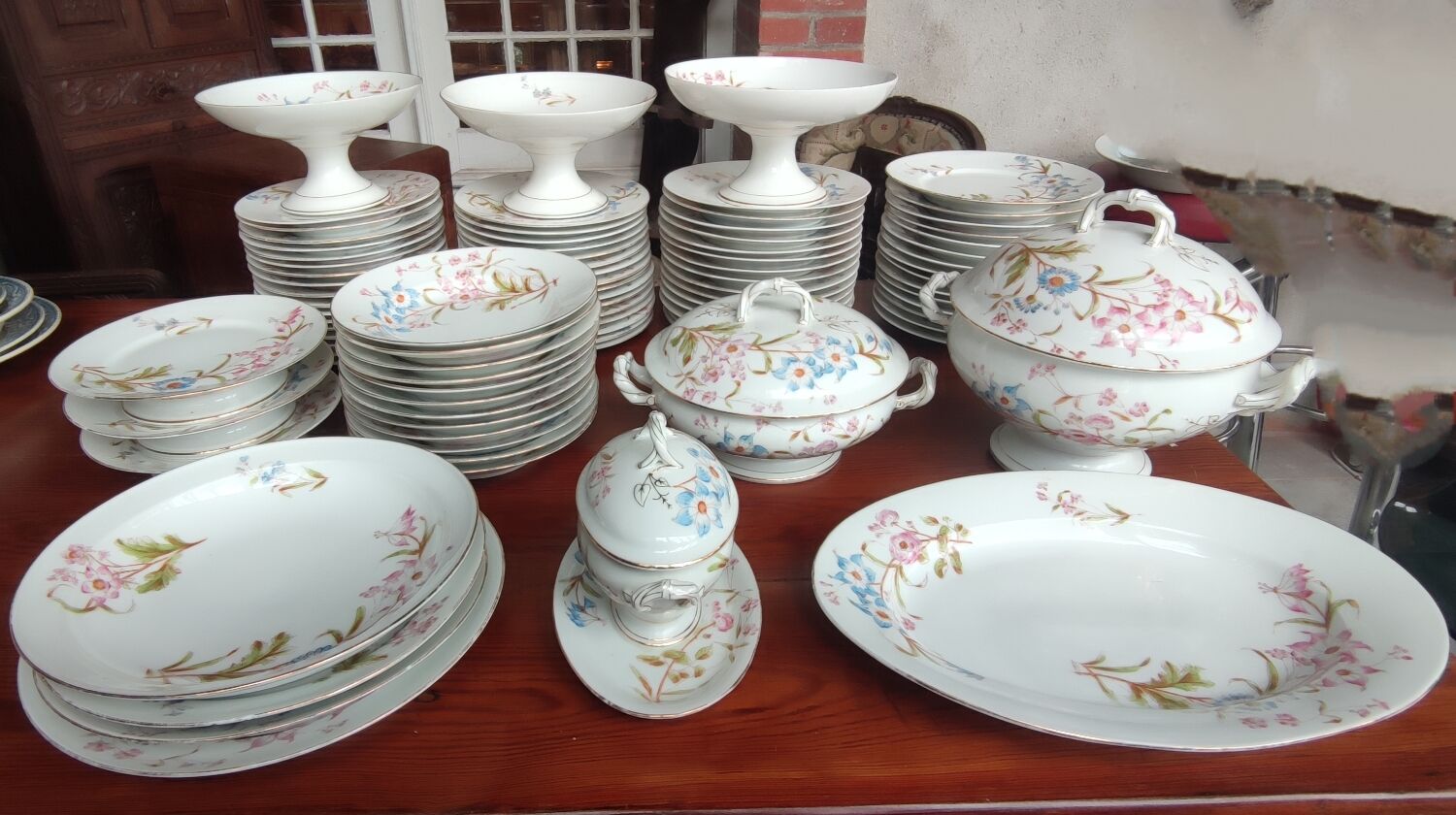 Old service tableware floral decoration 89 pieces