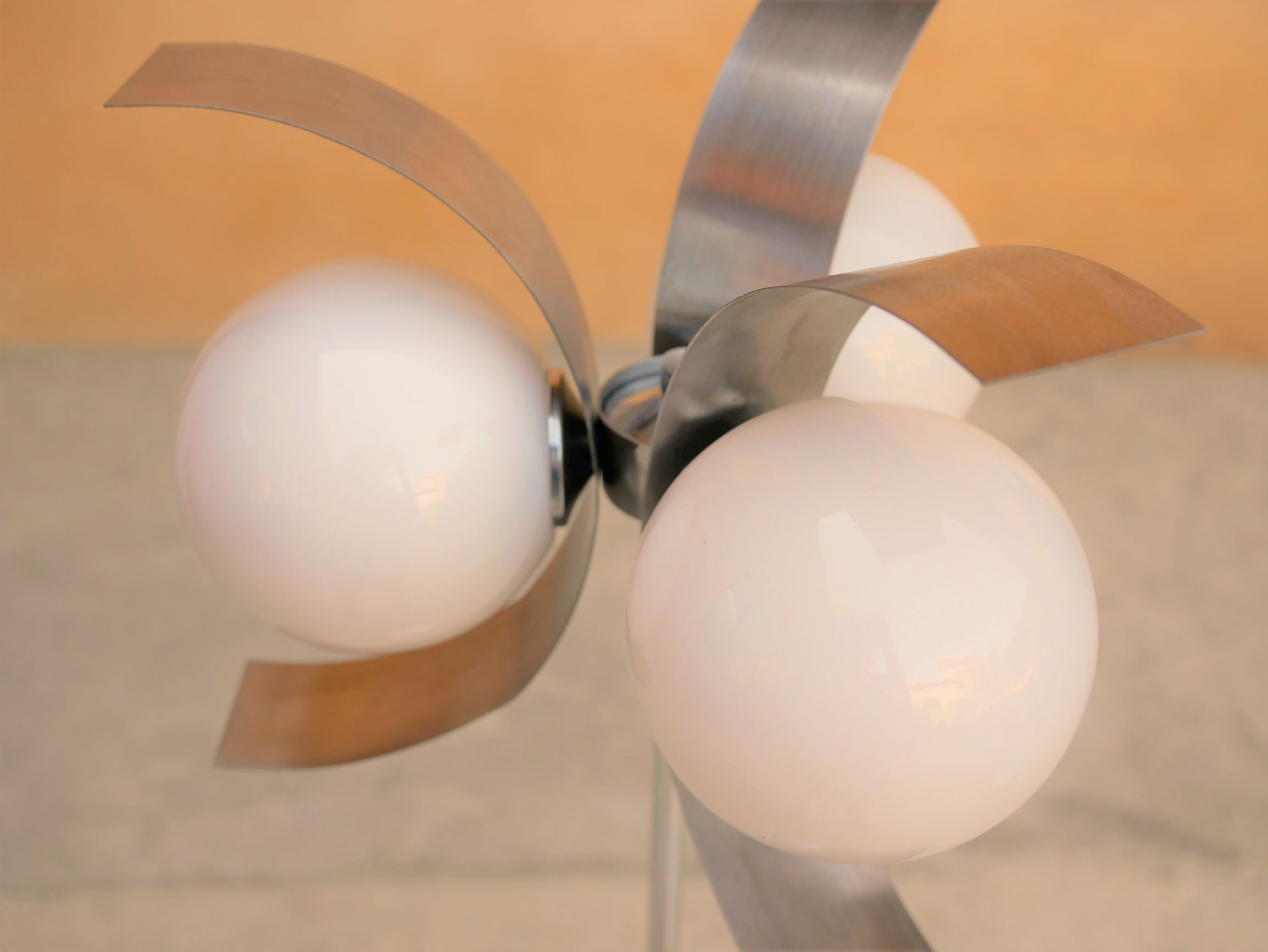 Vintage space age lamppost