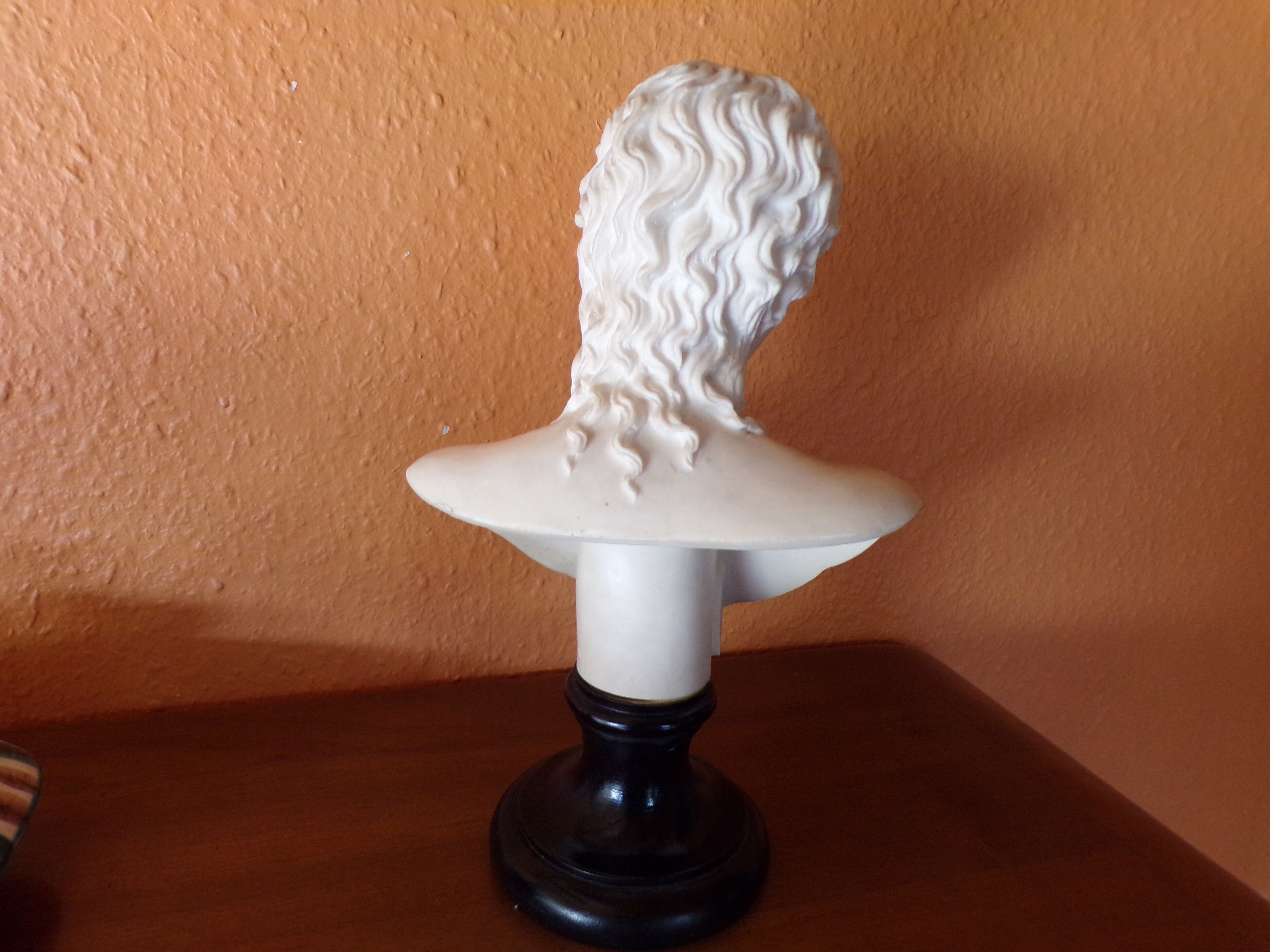 Girl bust in resin