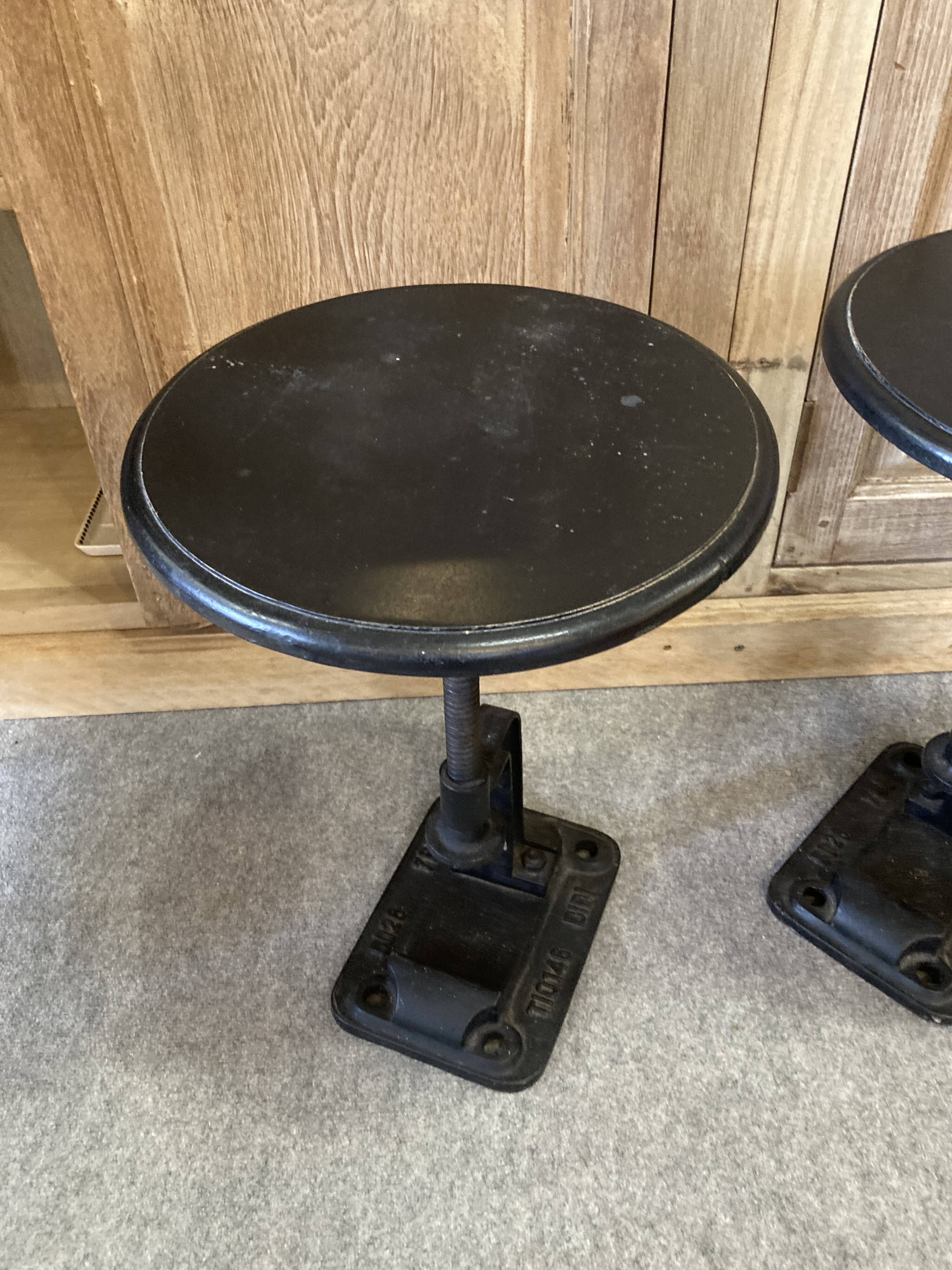 4 tabourets réglables noirs