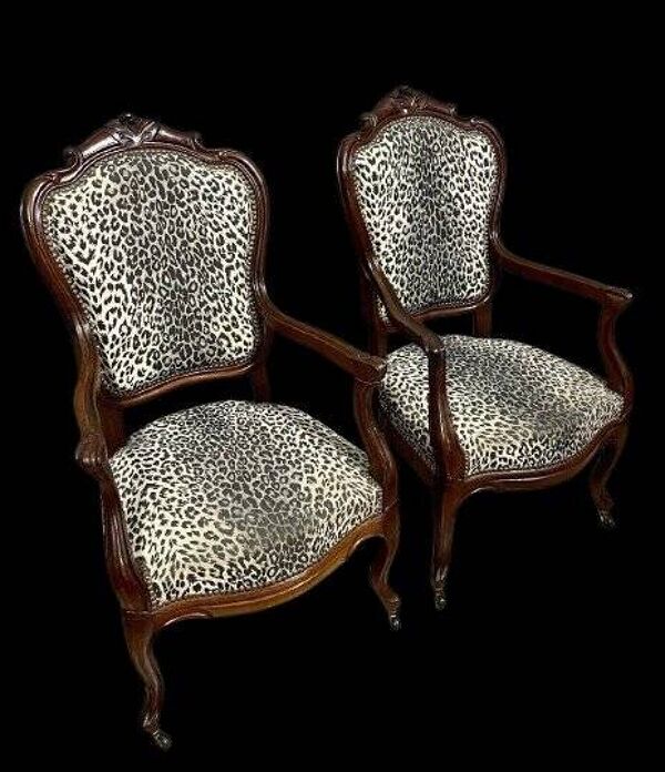 Paire de fauteuils de forme violonnée époque napoléon III en acajou époque XIXe